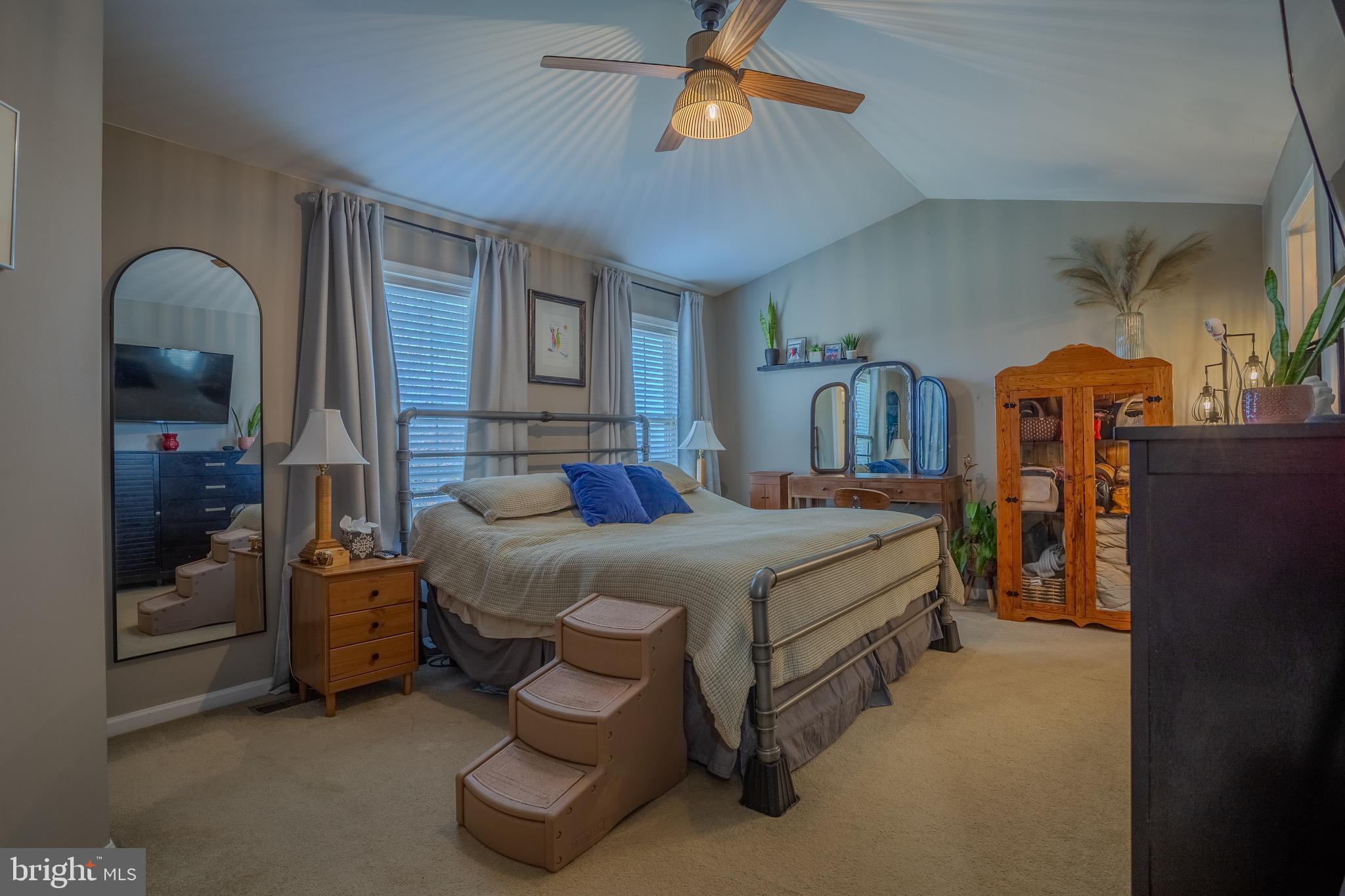 LAUREL RIDGE - Residential