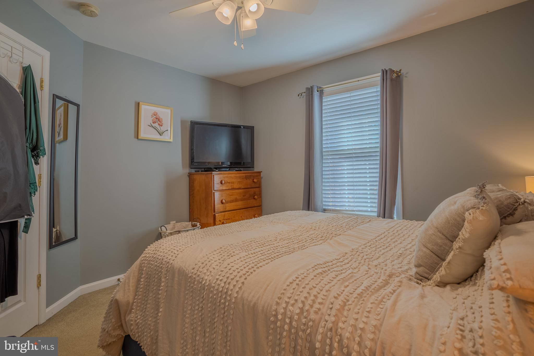 LAUREL RIDGE - Residential