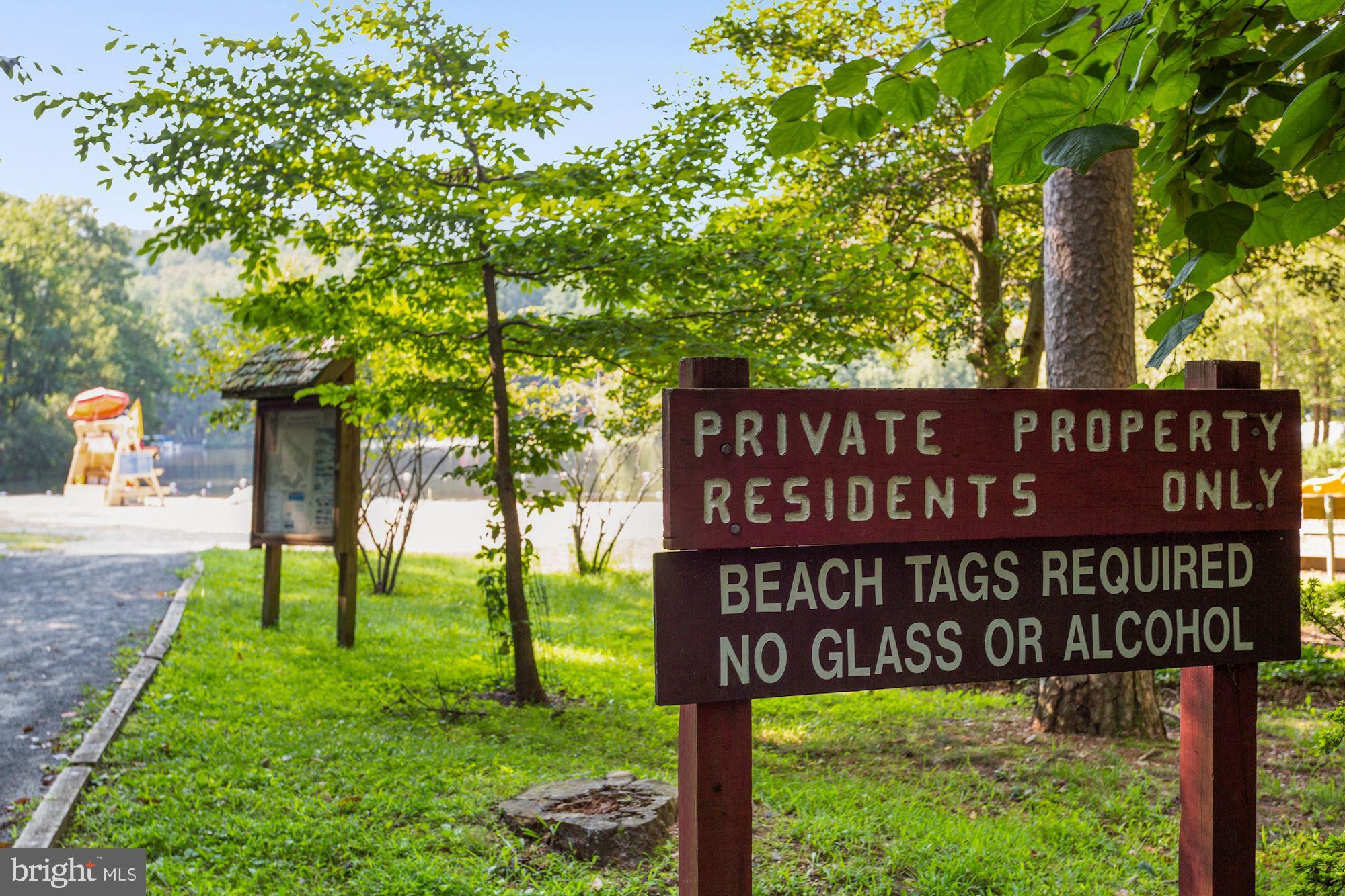 LAKE BARCROFT - Residential