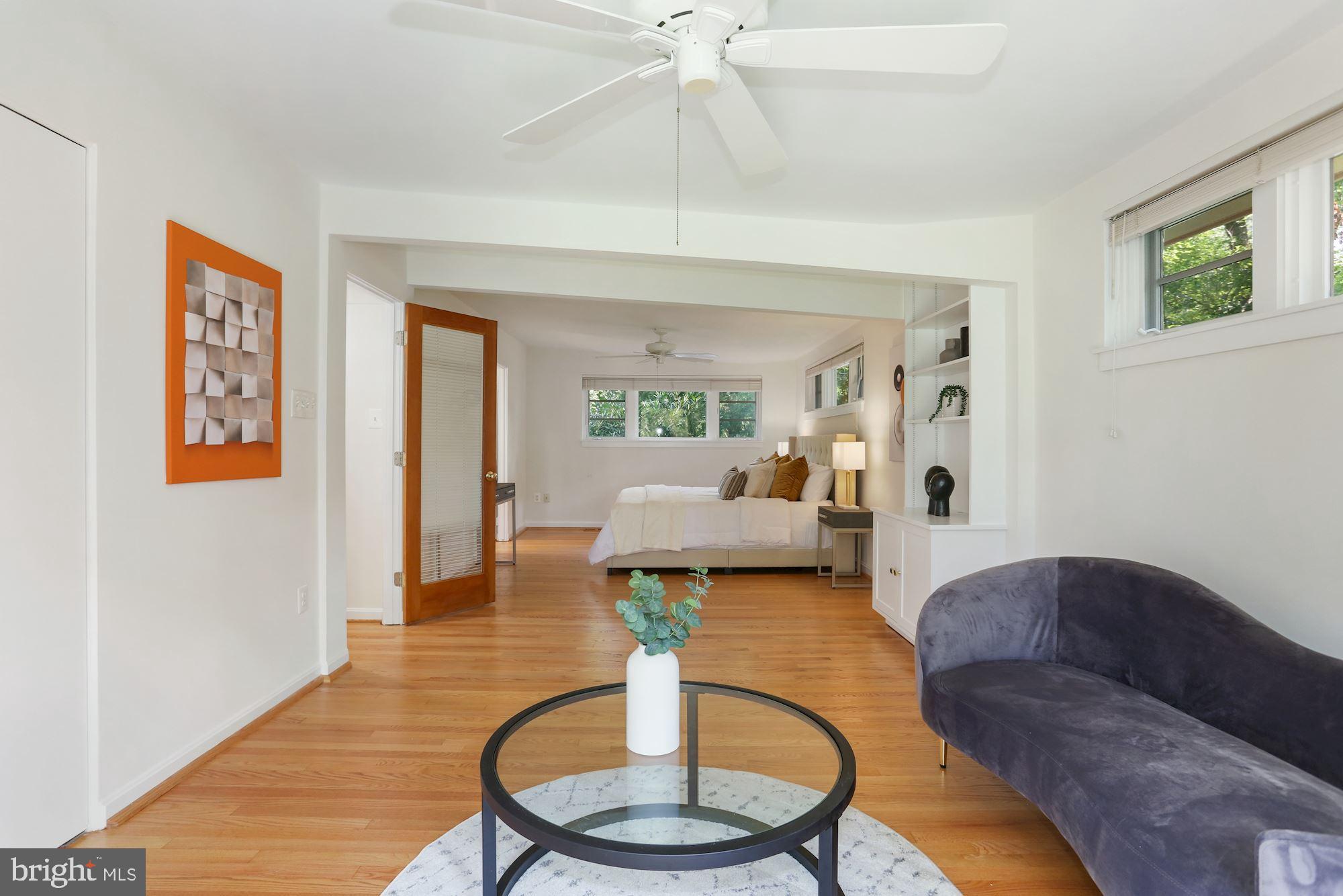 LAKE BARCROFT - Residential