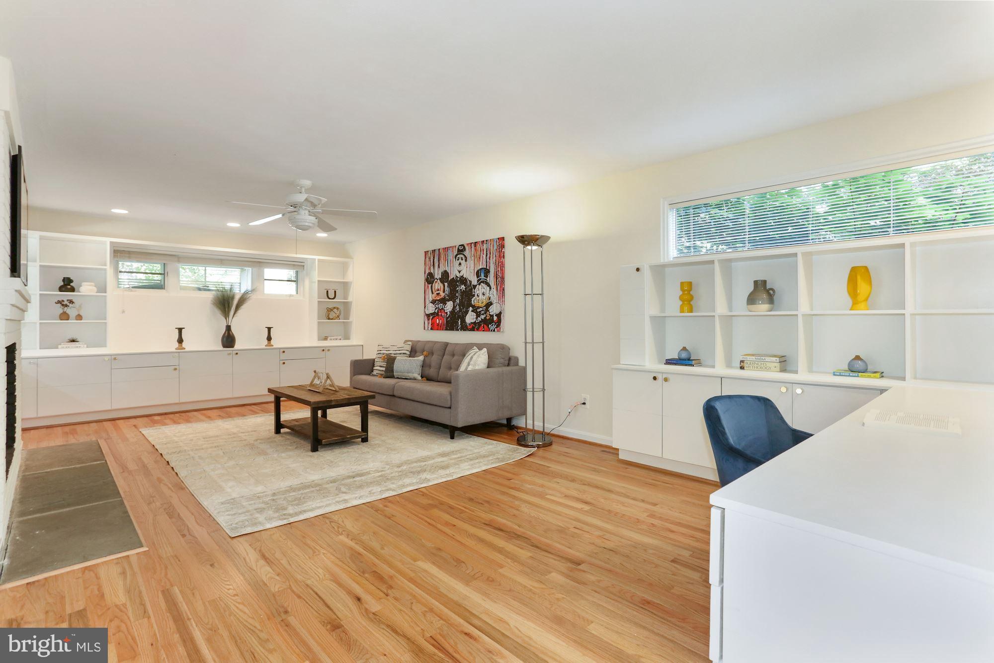 LAKE BARCROFT - Residential