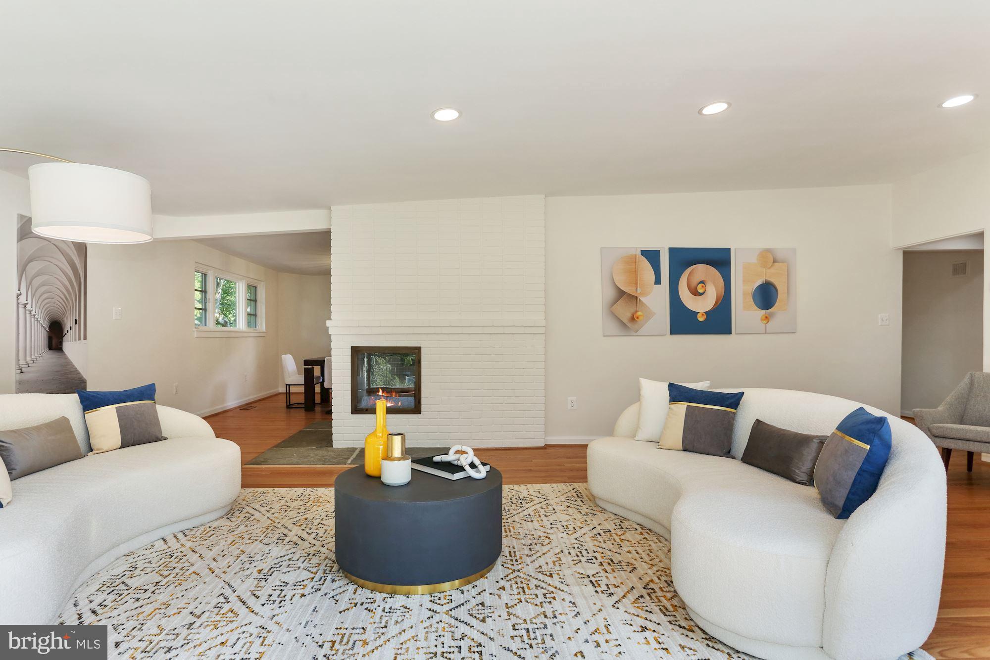 LAKE BARCROFT - Residential