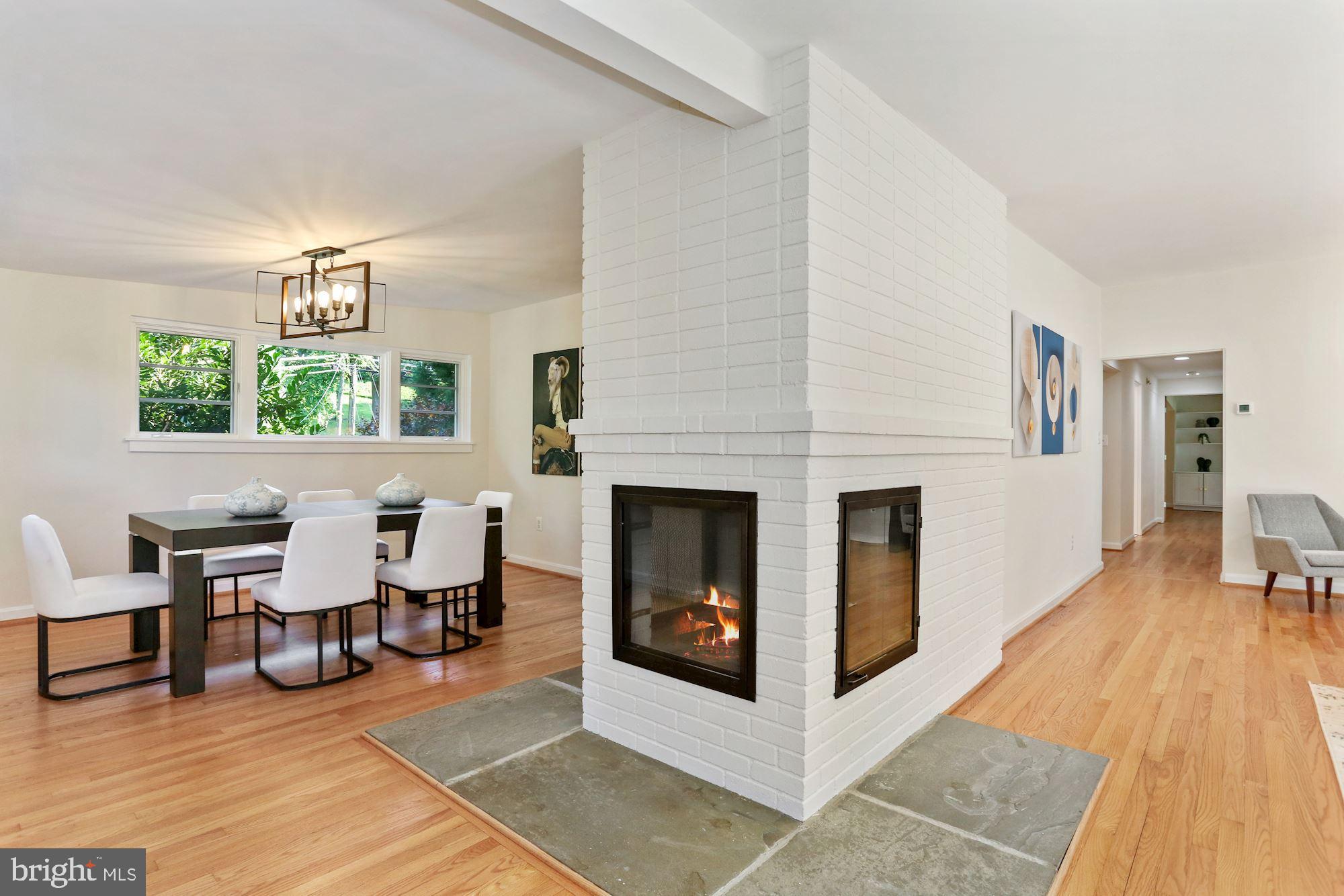 LAKE BARCROFT - Residential