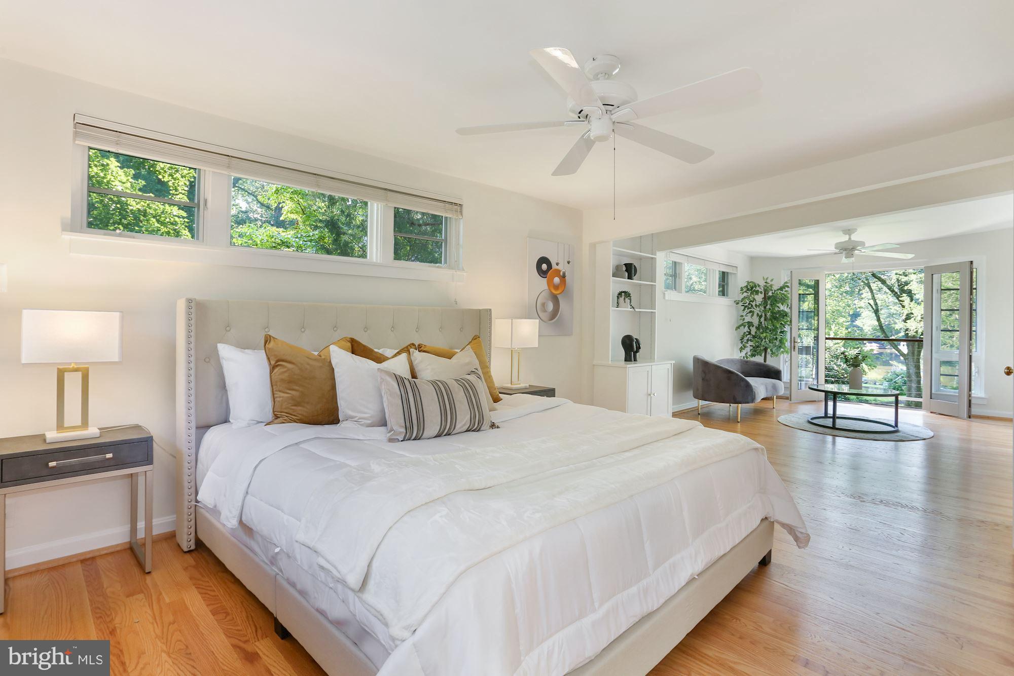 LAKE BARCROFT - Residential