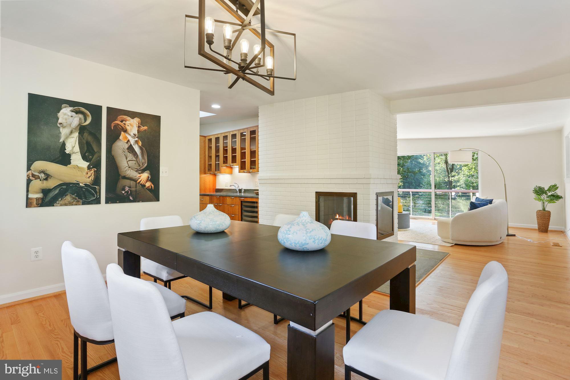 LAKE BARCROFT - Residential