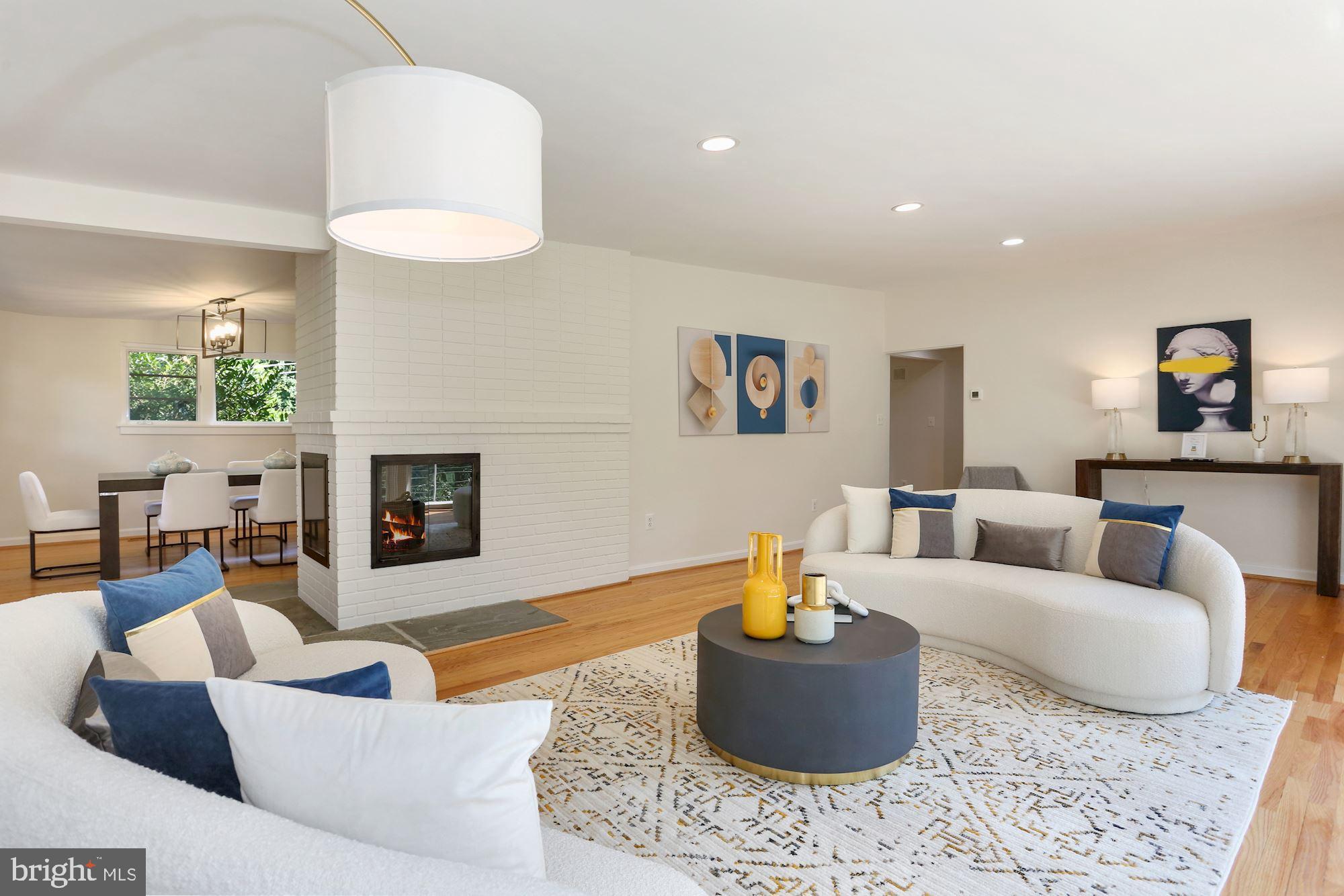 LAKE BARCROFT - Residential