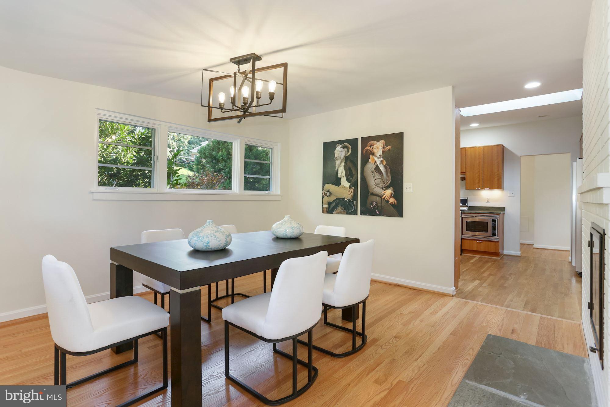 LAKE BARCROFT - Residential