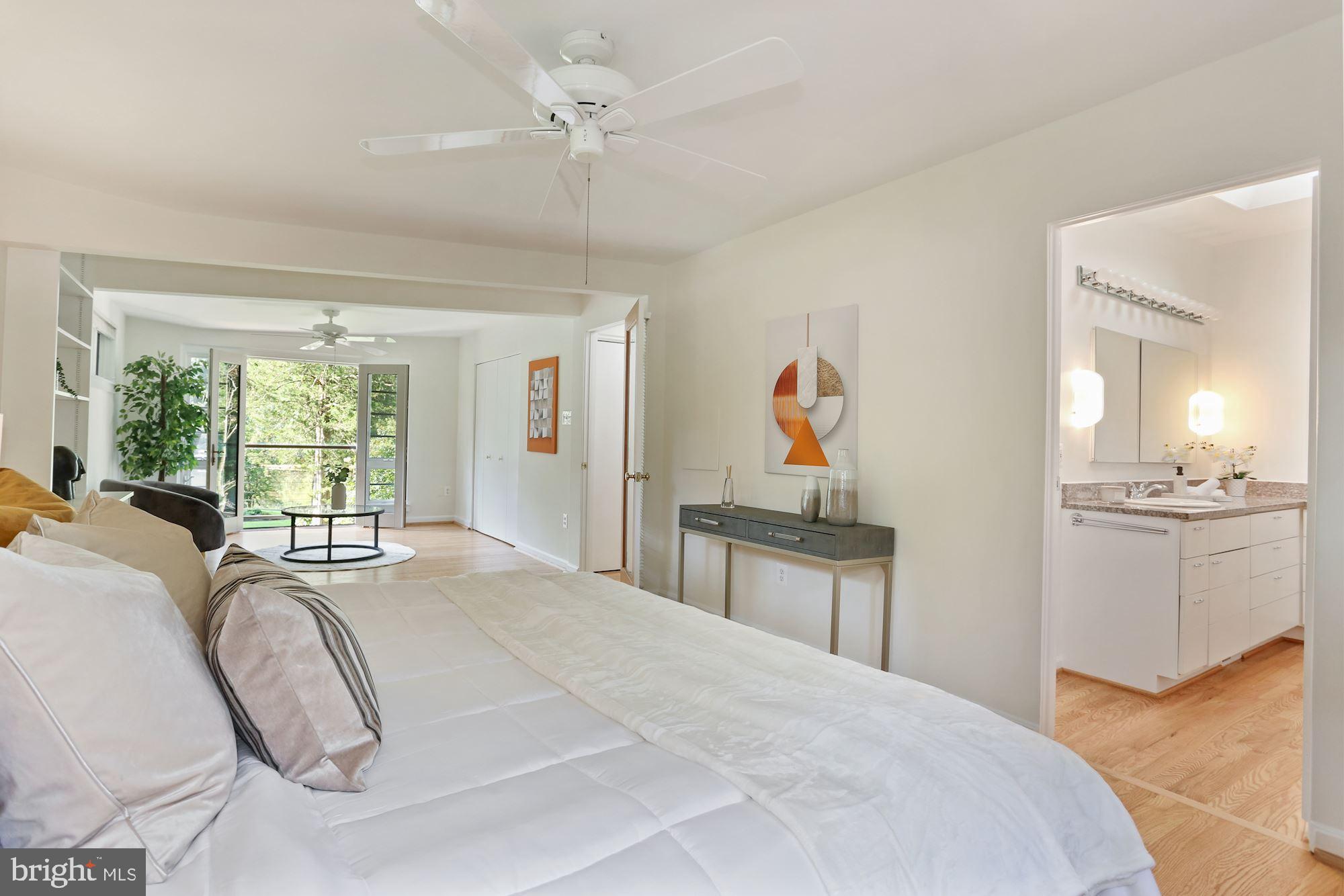 LAKE BARCROFT - Residential