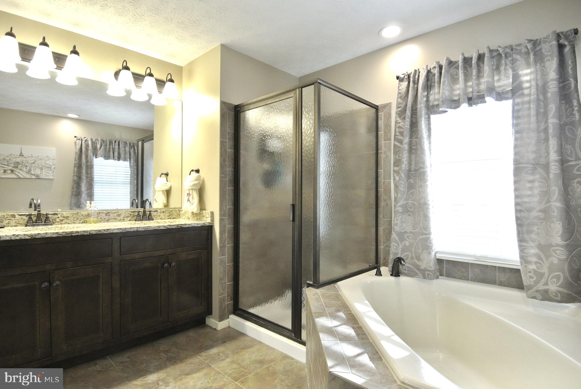 OVERVIEW MANOR - Residential