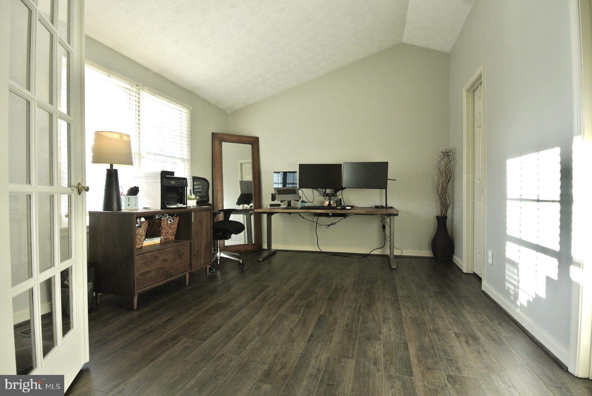 OVERVIEW MANOR - Residential