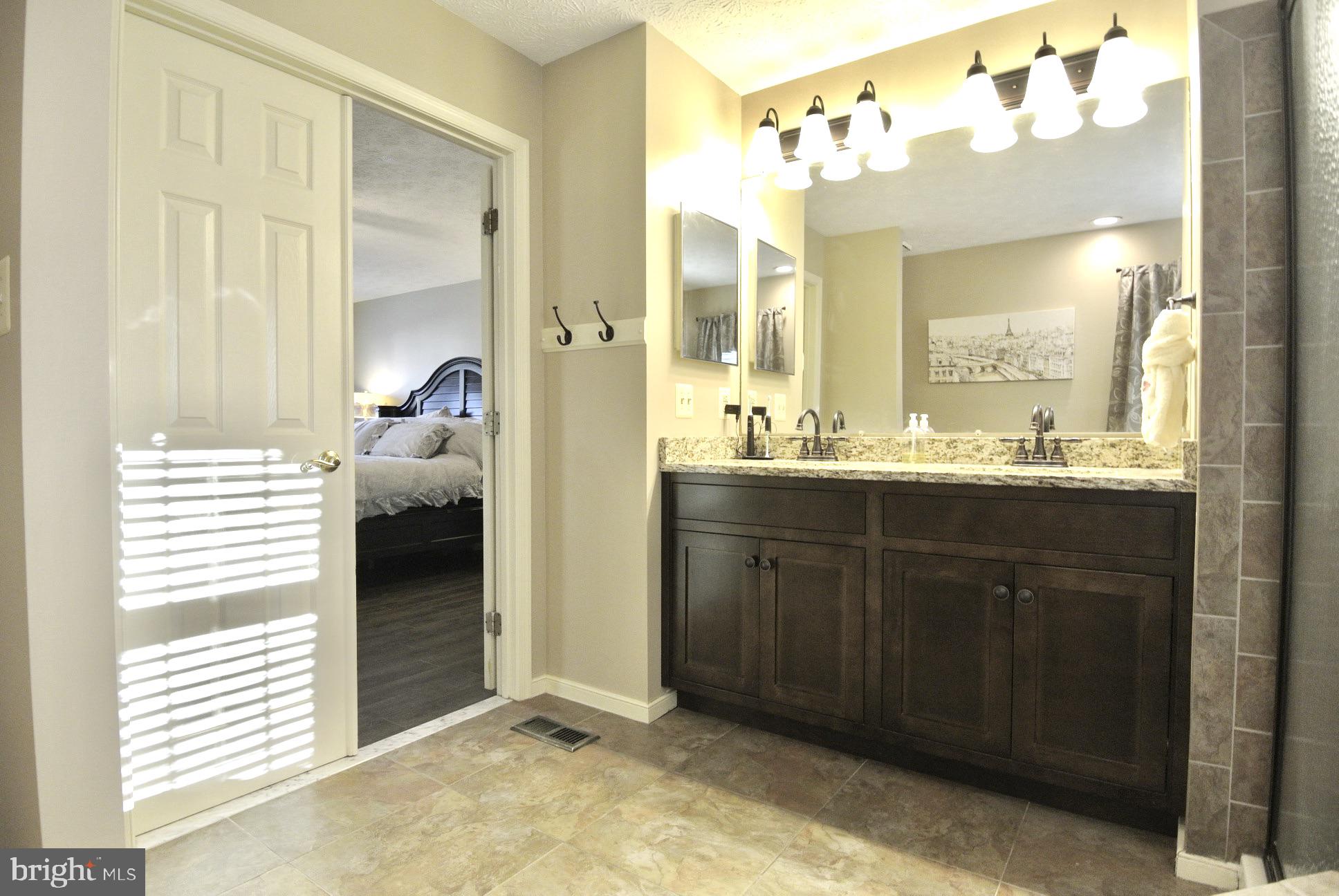 OVERVIEW MANOR - Residential