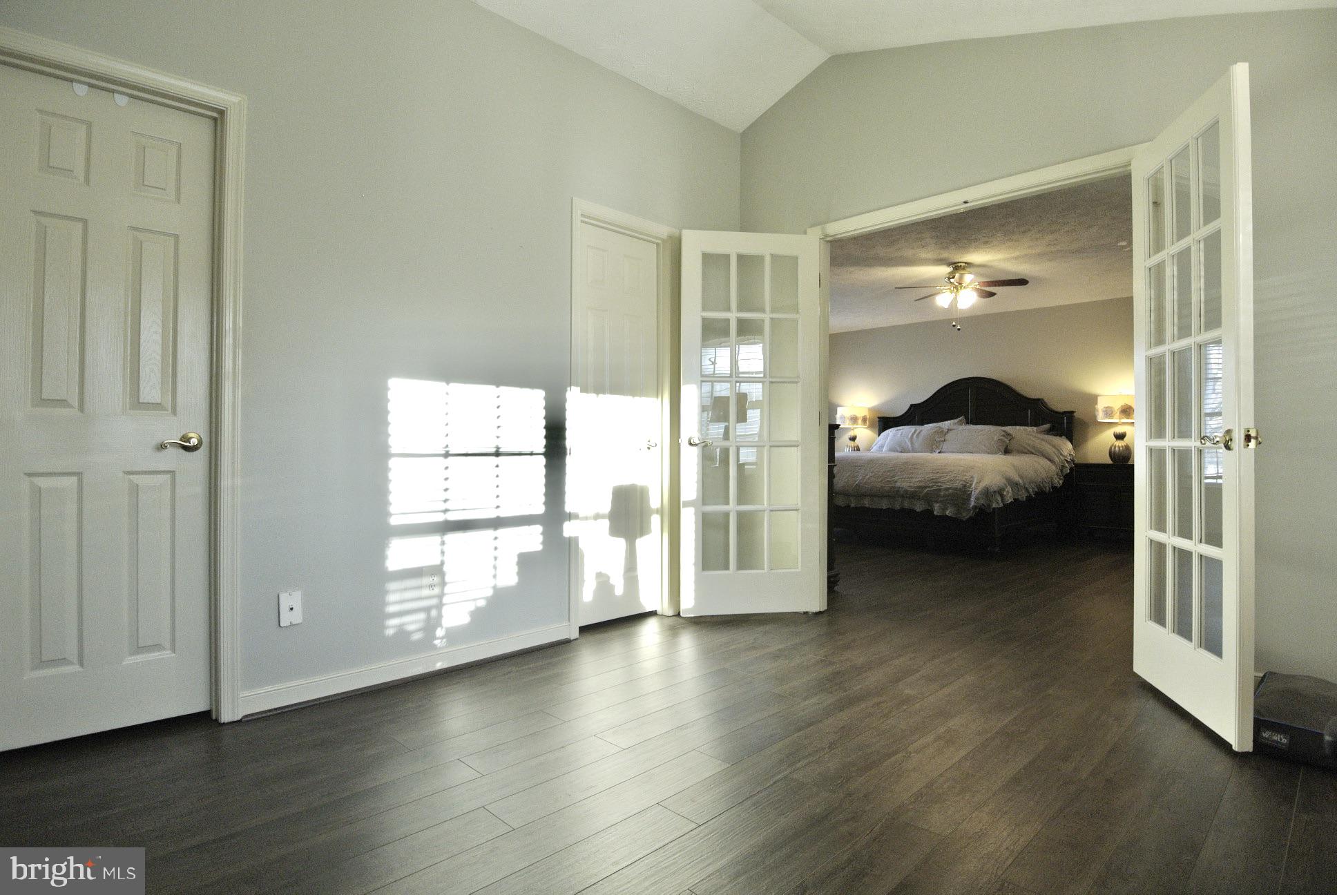 OVERVIEW MANOR - Residential