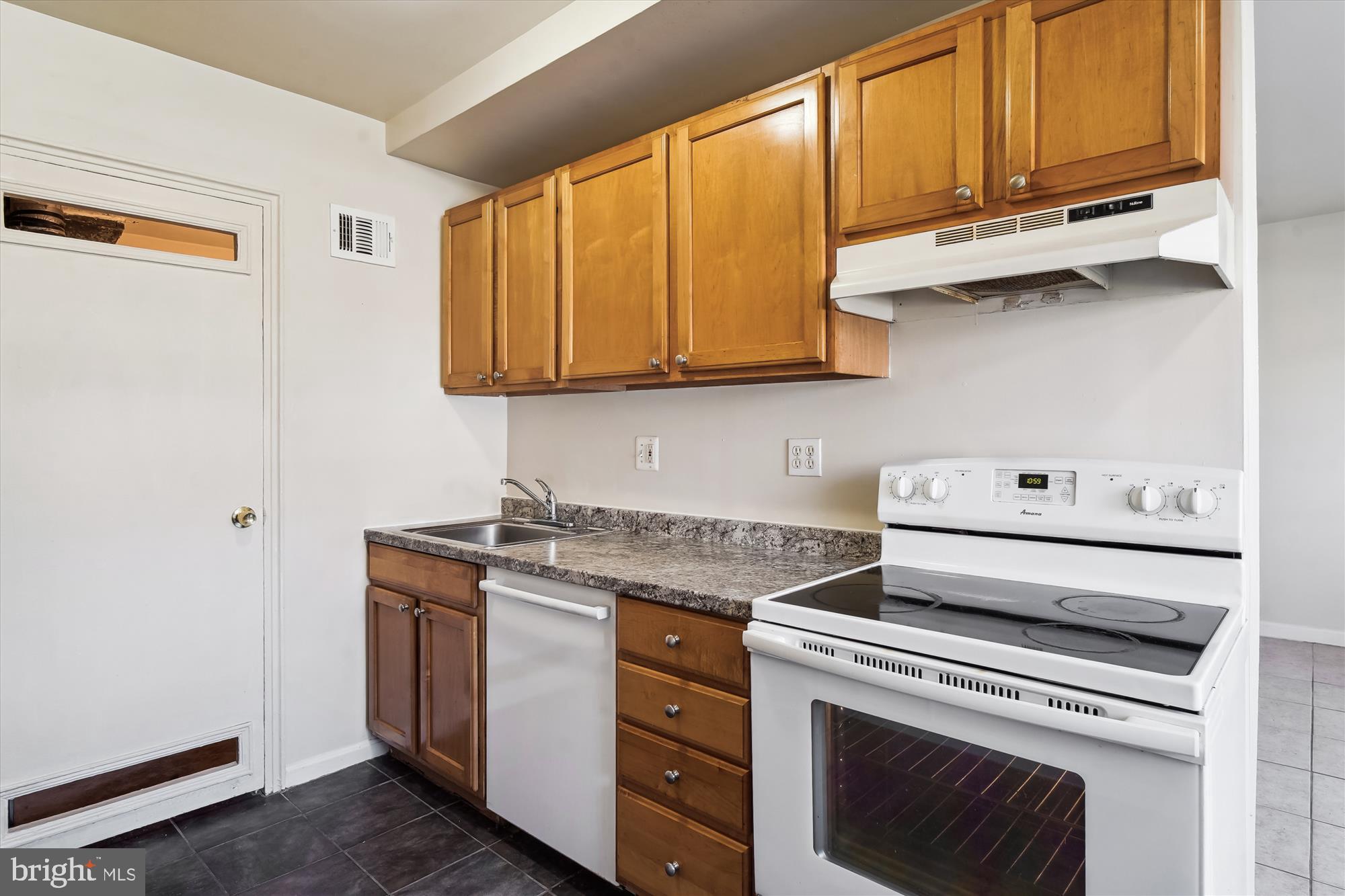 ROCKVILLE - Residential