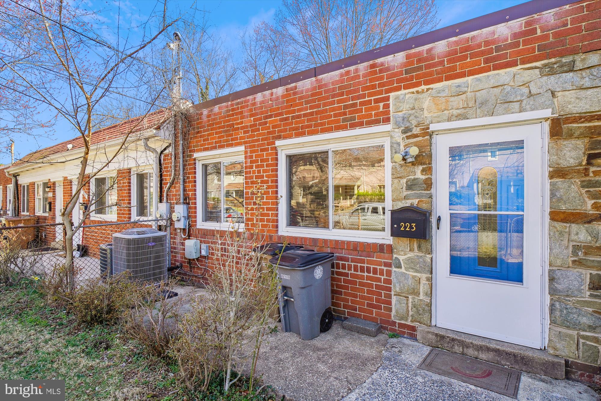 ROCKVILLE - Residential