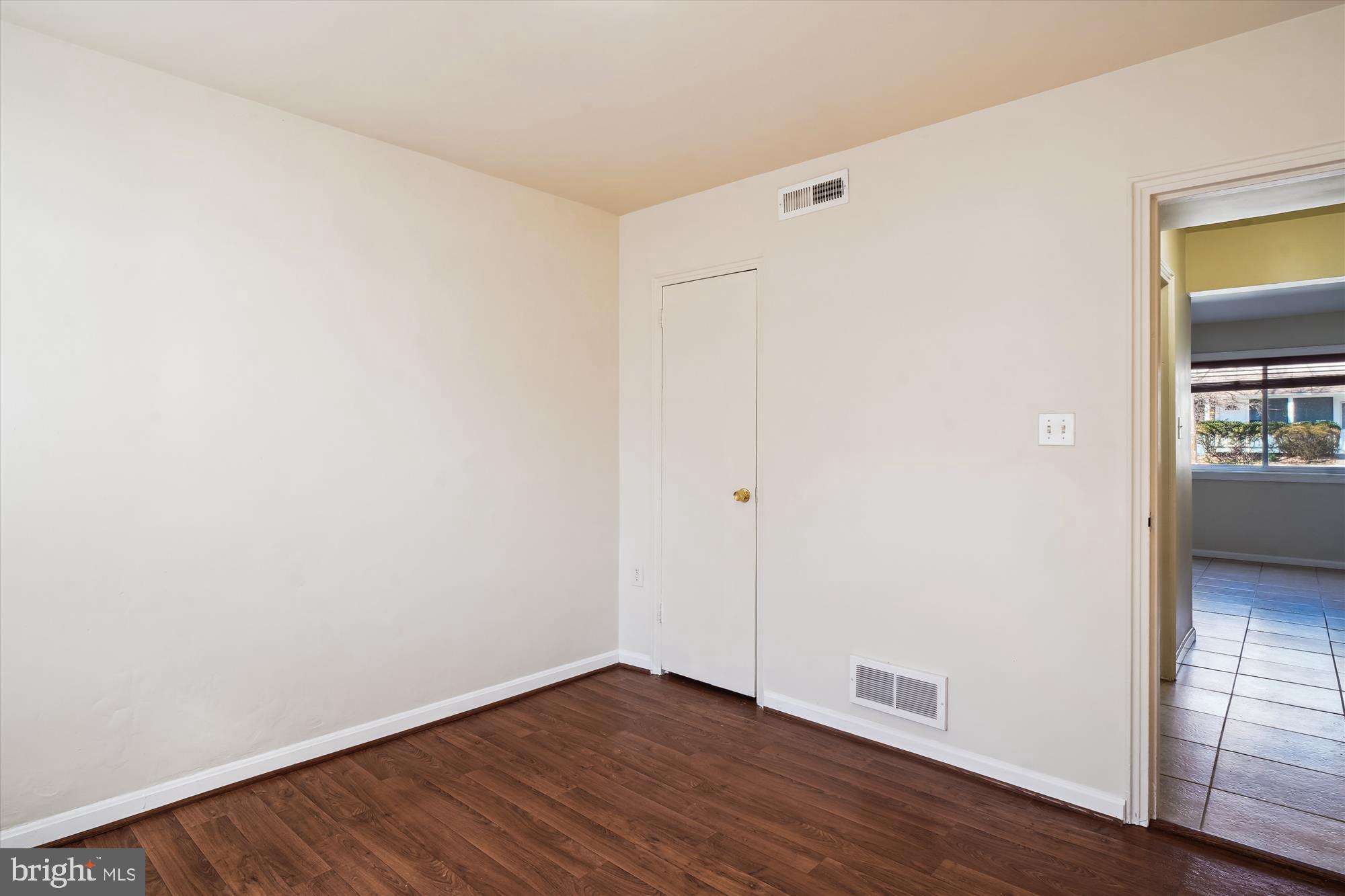 ROCKVILLE - Residential