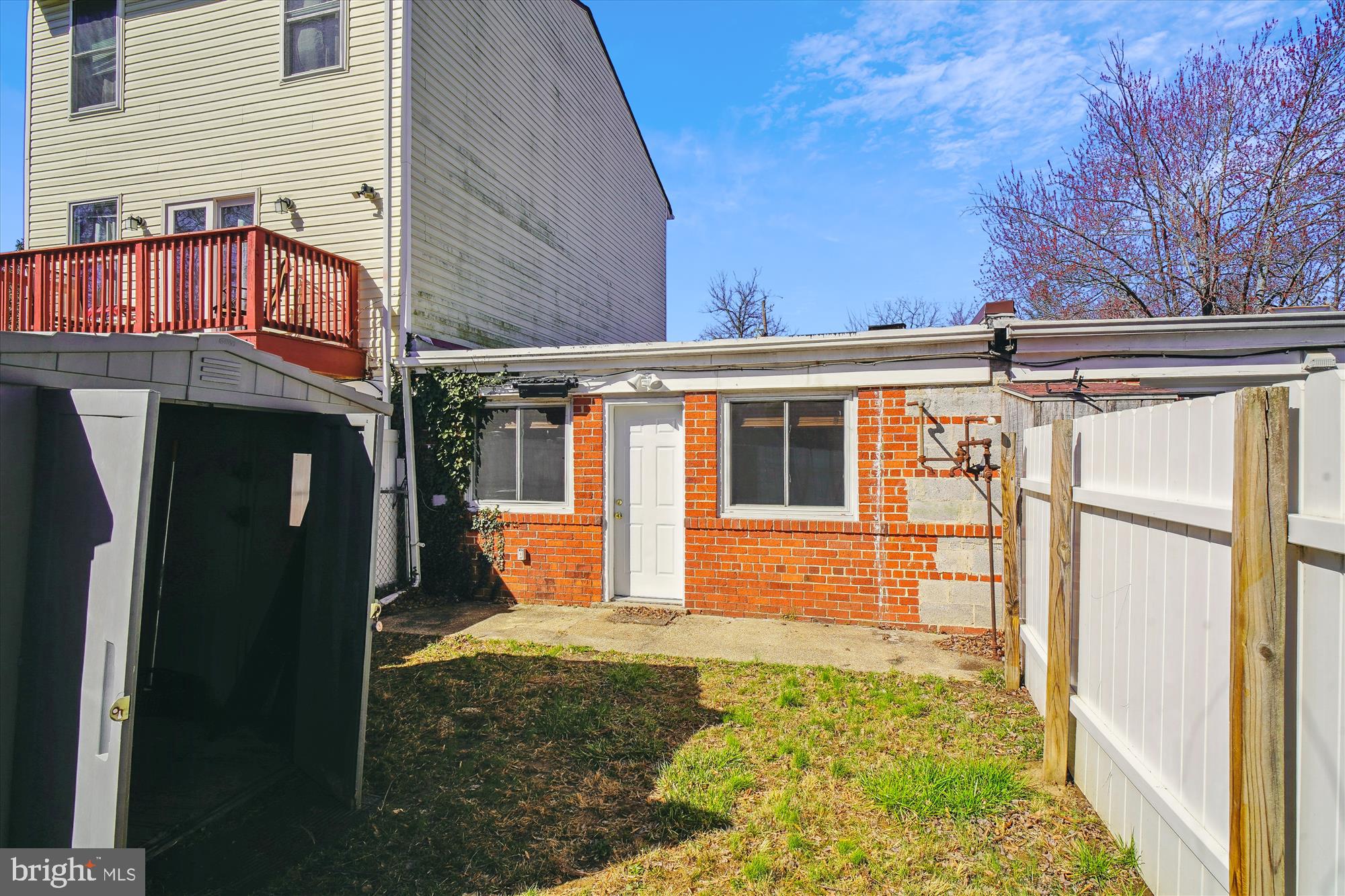 ROCKVILLE - Residential