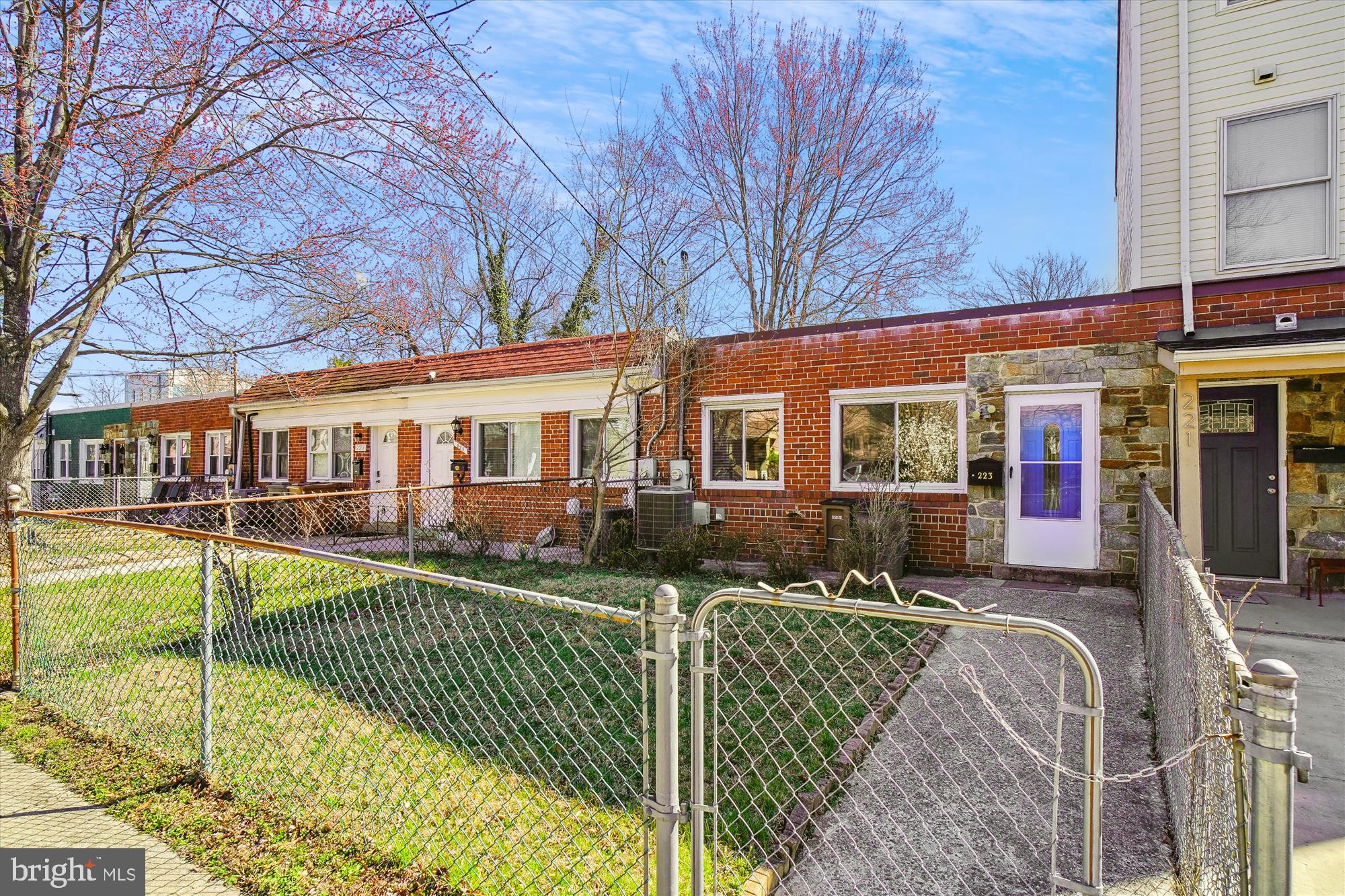 ROCKVILLE - Residential