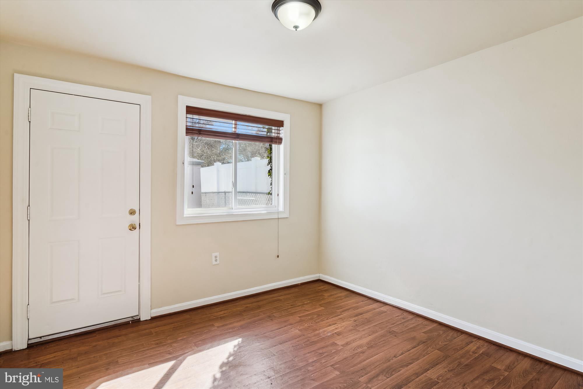 ROCKVILLE - Residential