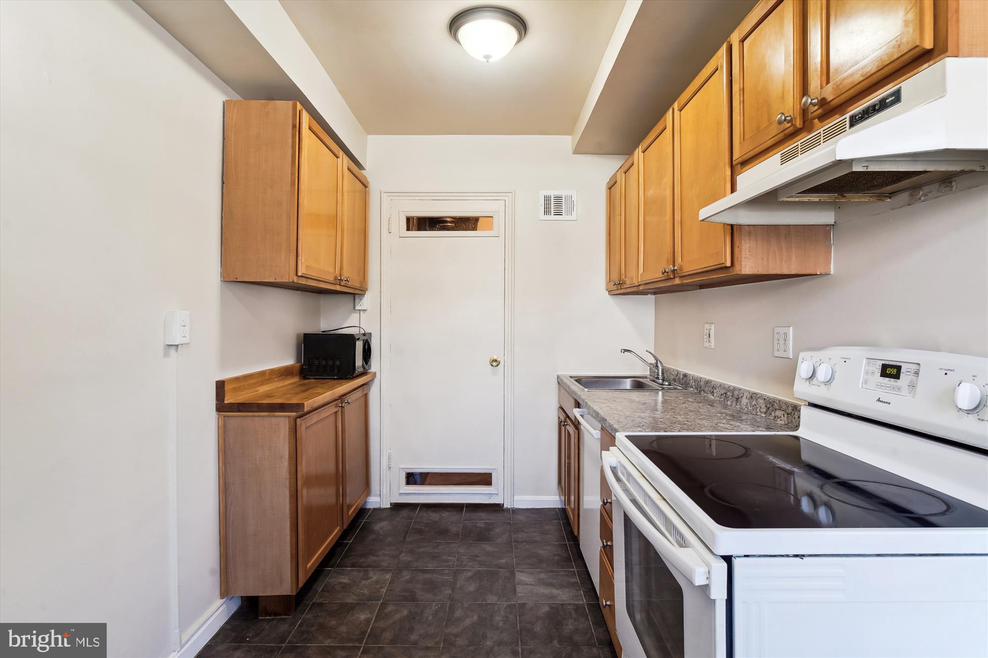 ROCKVILLE - Residential