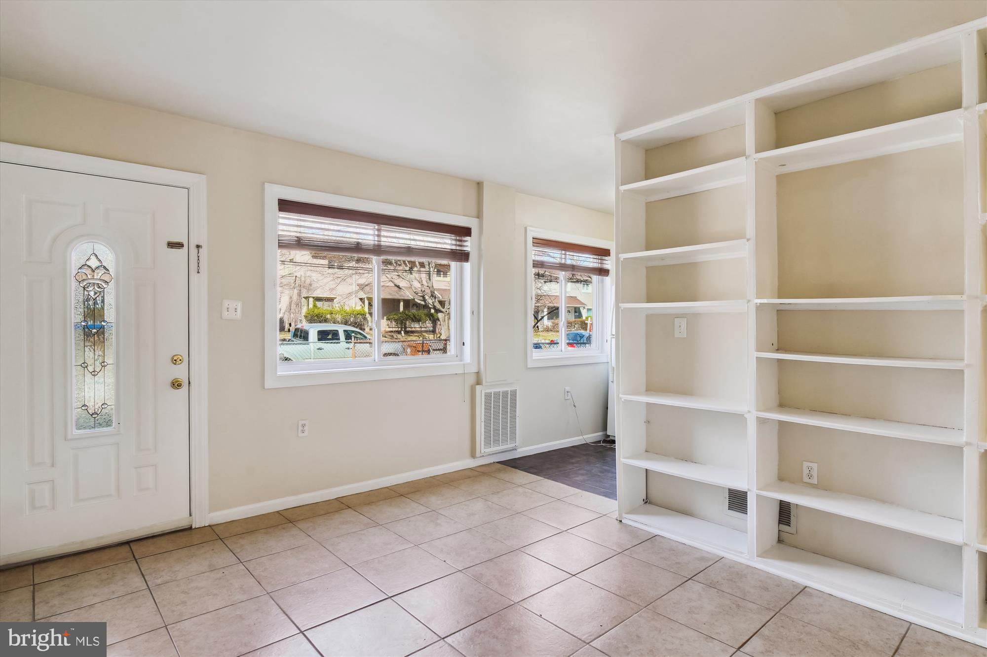 ROCKVILLE - Residential