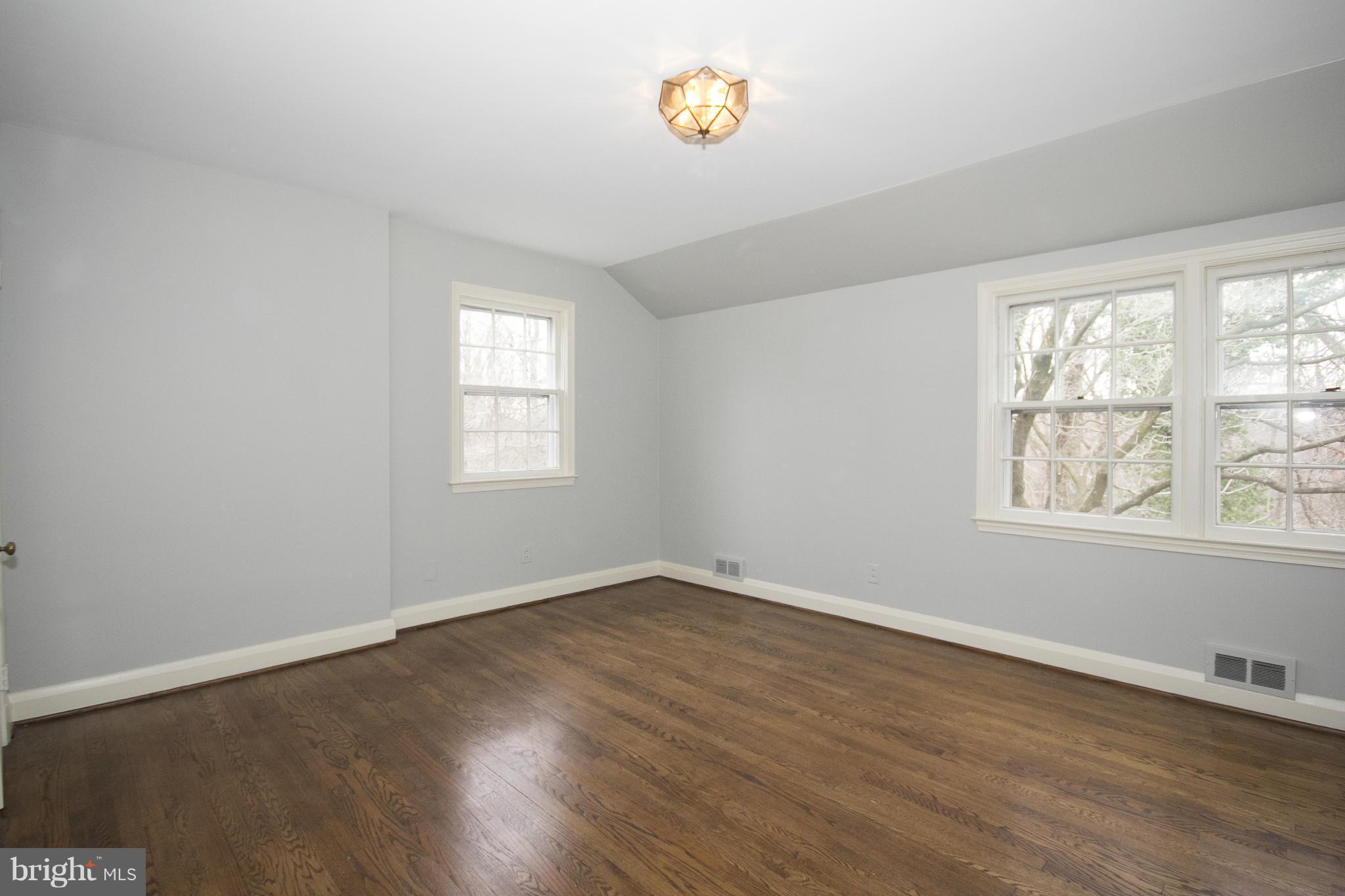 MURRAY HILL - Residential