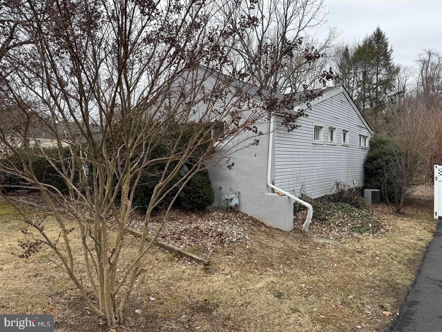 8002 IVY LANE