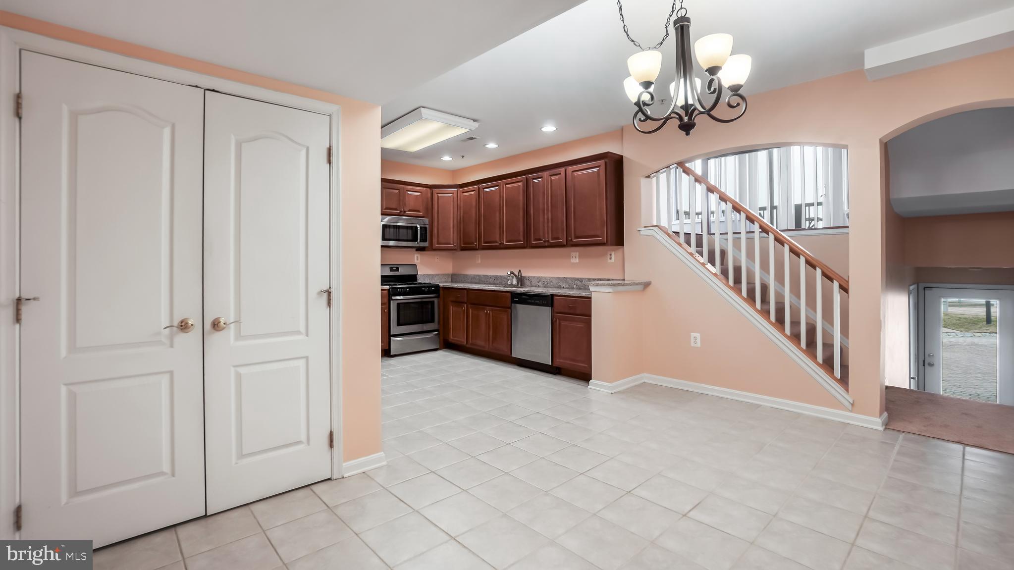 CHESAPEAKE HARBOUR - Residential