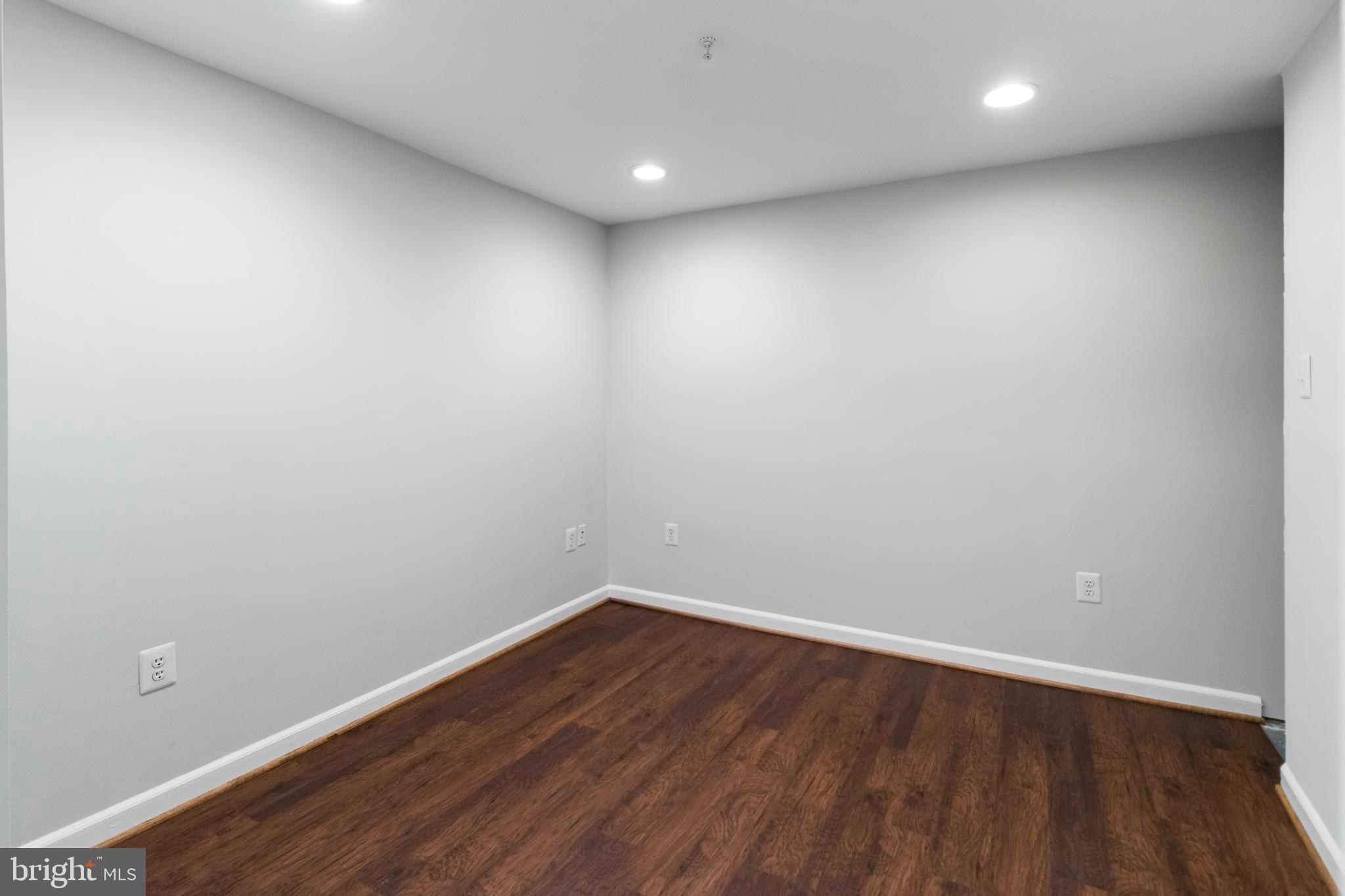 SUMMIT CREEK - Residential