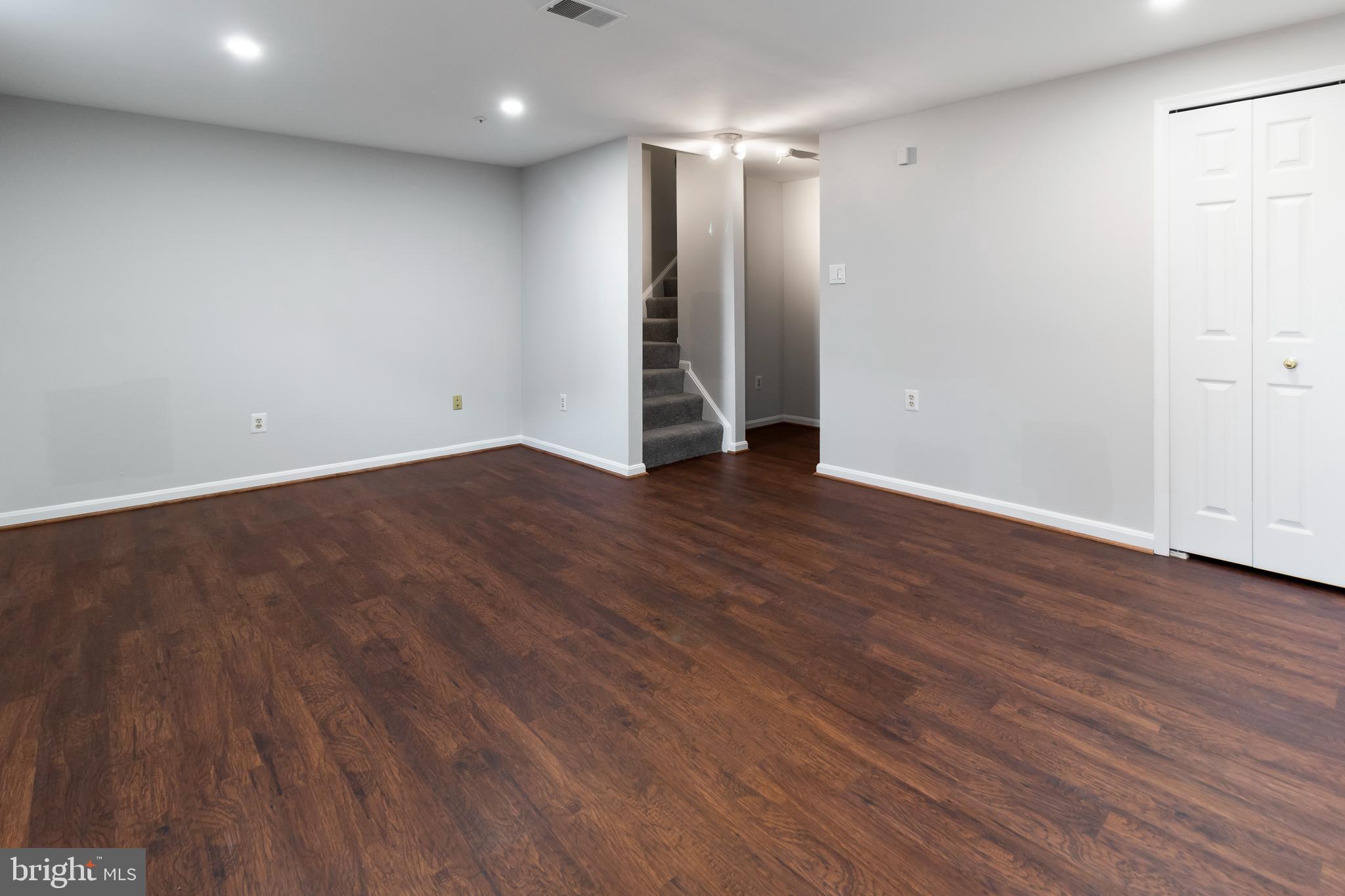 SUMMIT CREEK - Residential