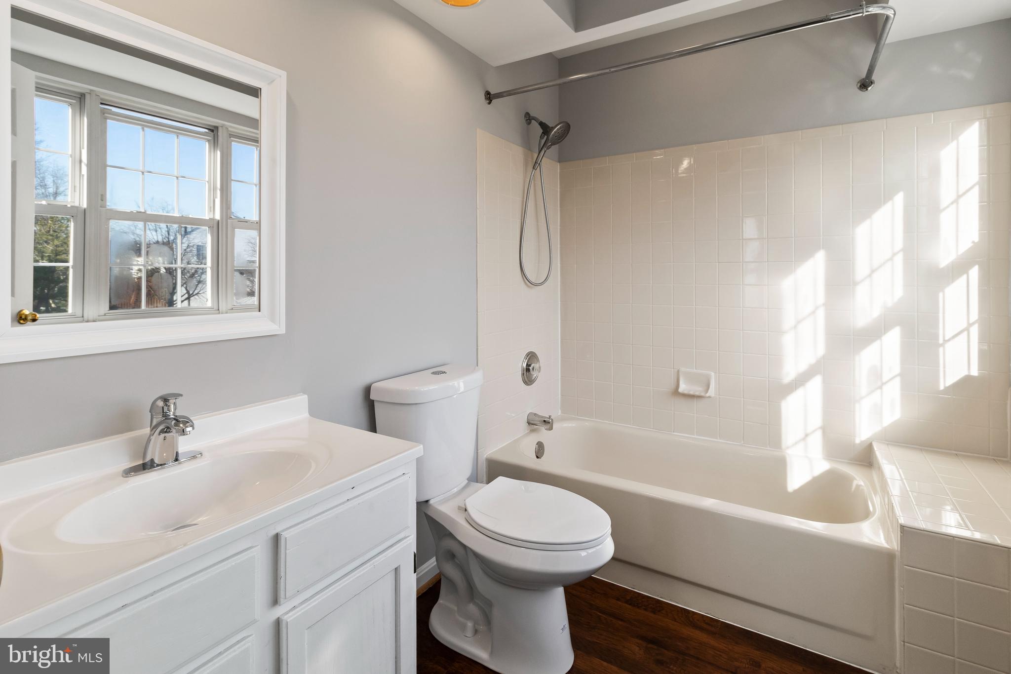 SUMMIT CREEK - Residential