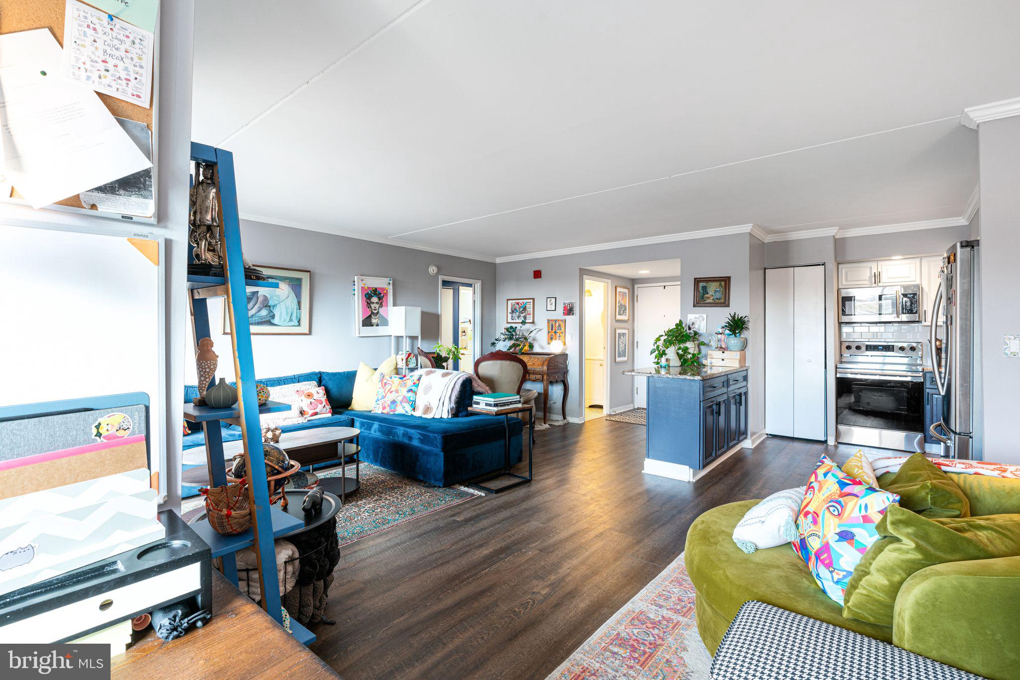 SOCIETY HILL - Residential