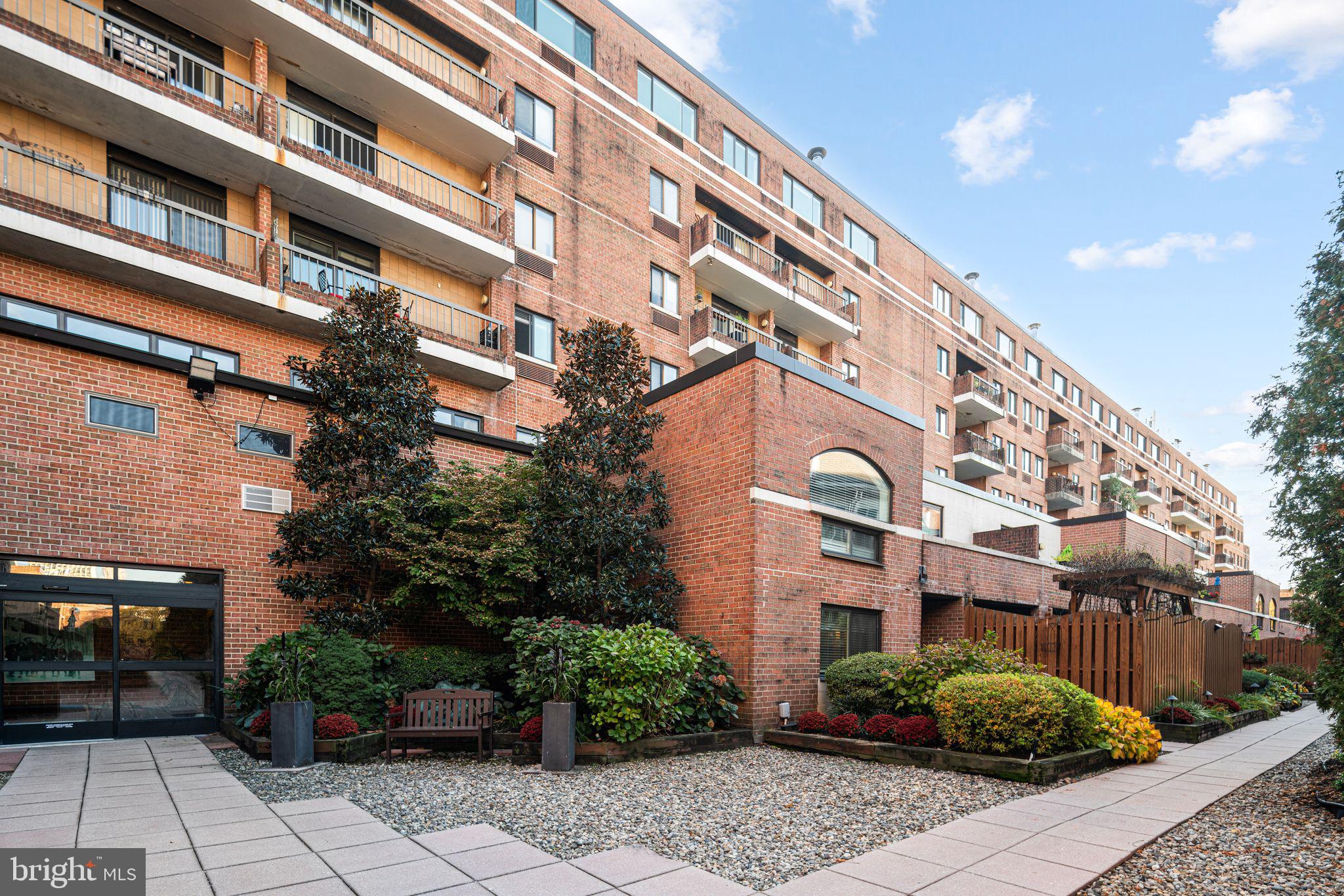 SOCIETY HILL - Residential