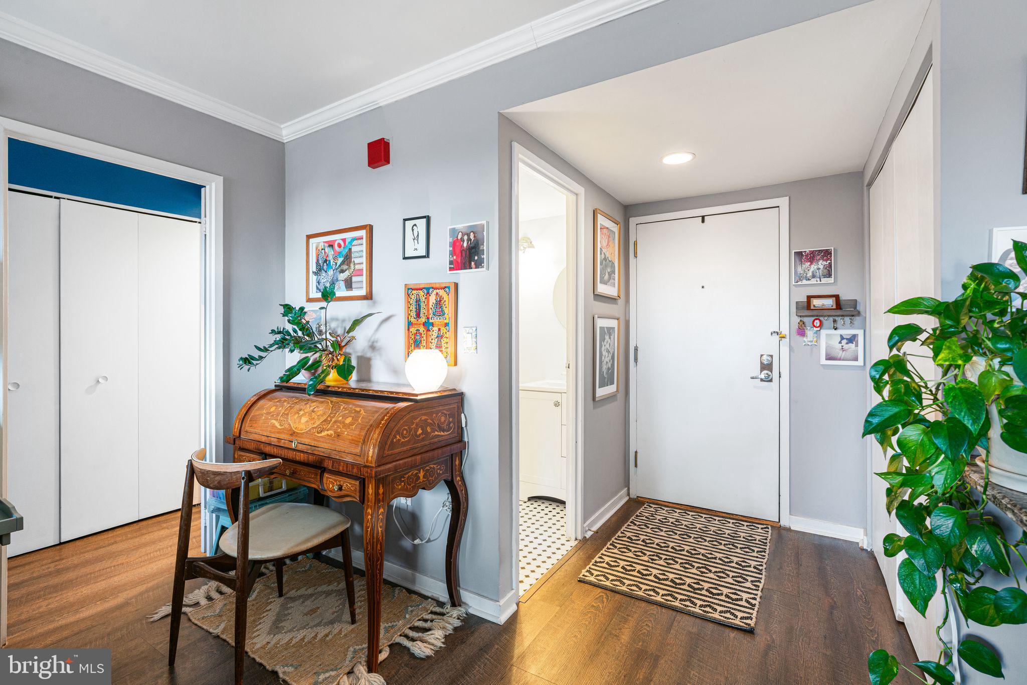 SOCIETY HILL - Residential