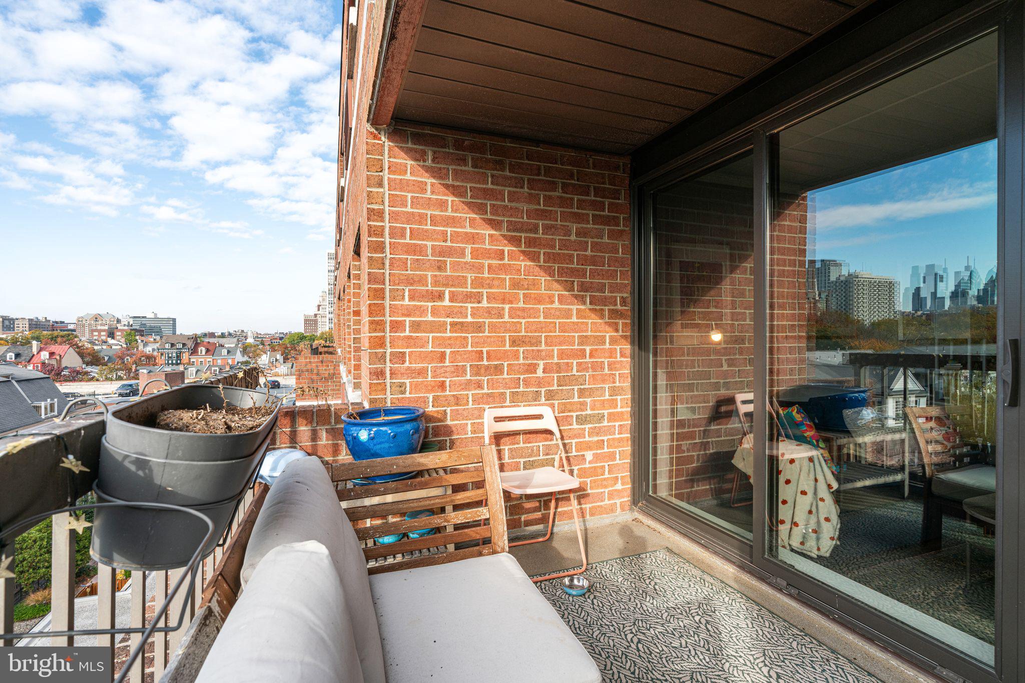 SOCIETY HILL - Residential