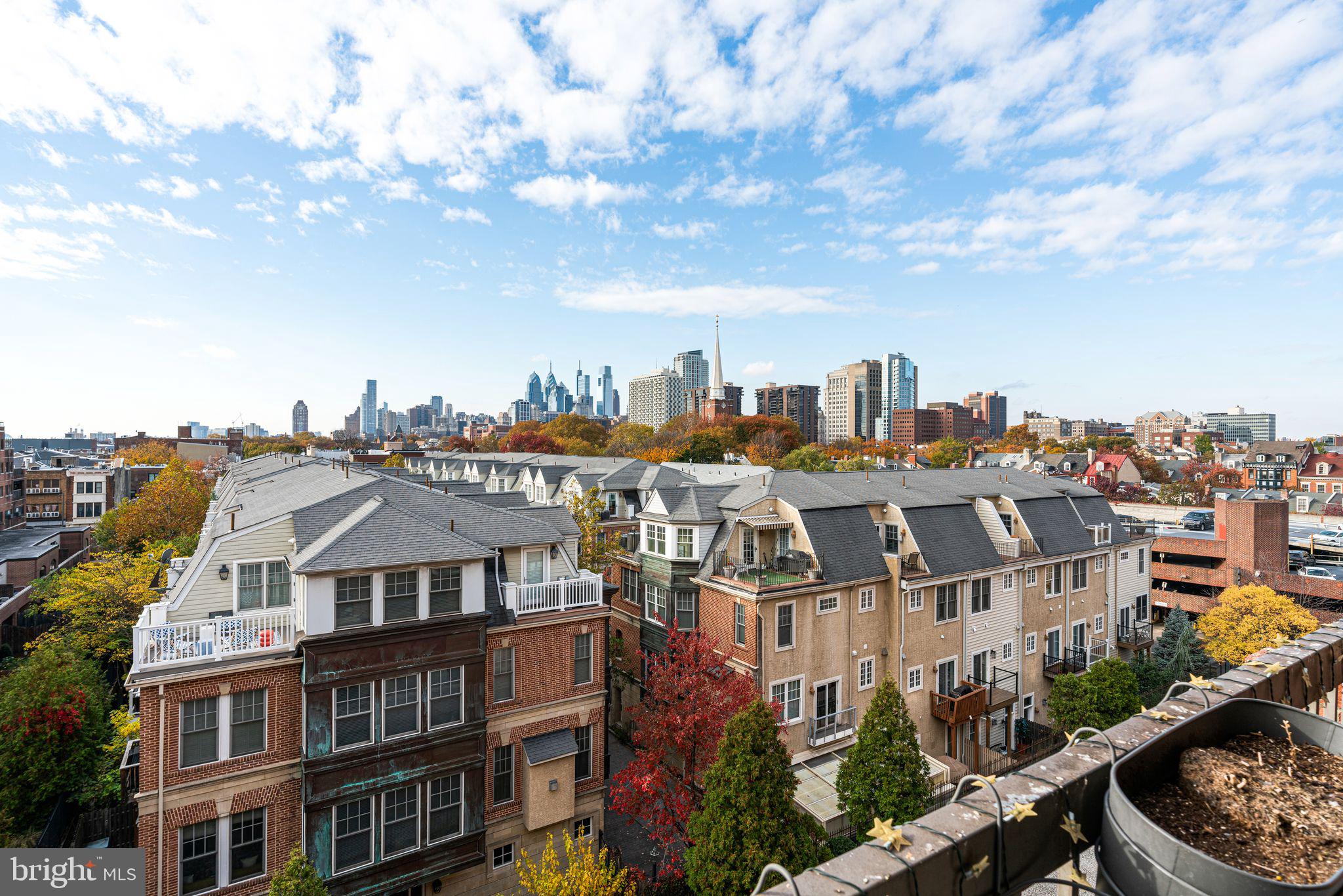 SOCIETY HILL - Residential