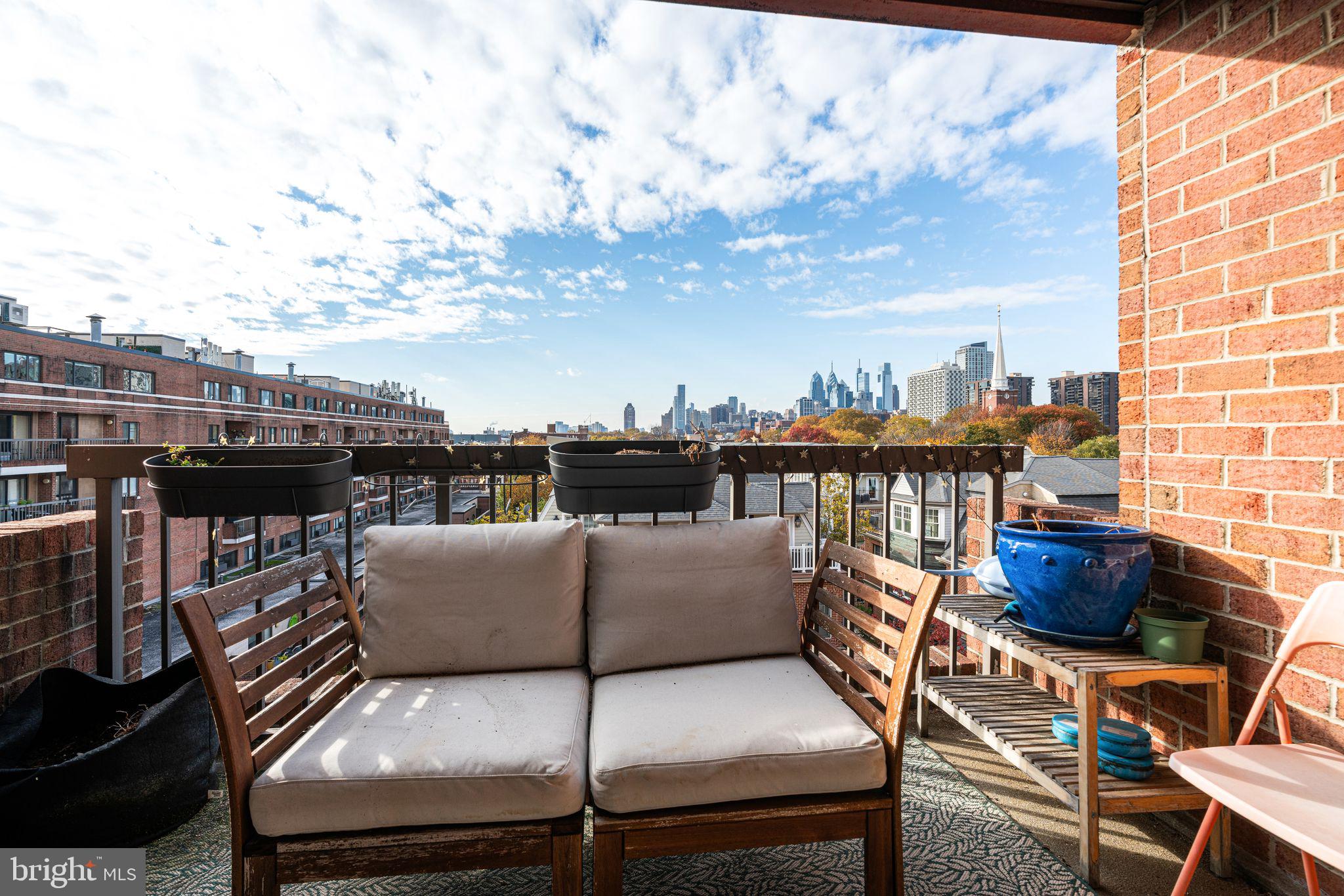 SOCIETY HILL - Residential