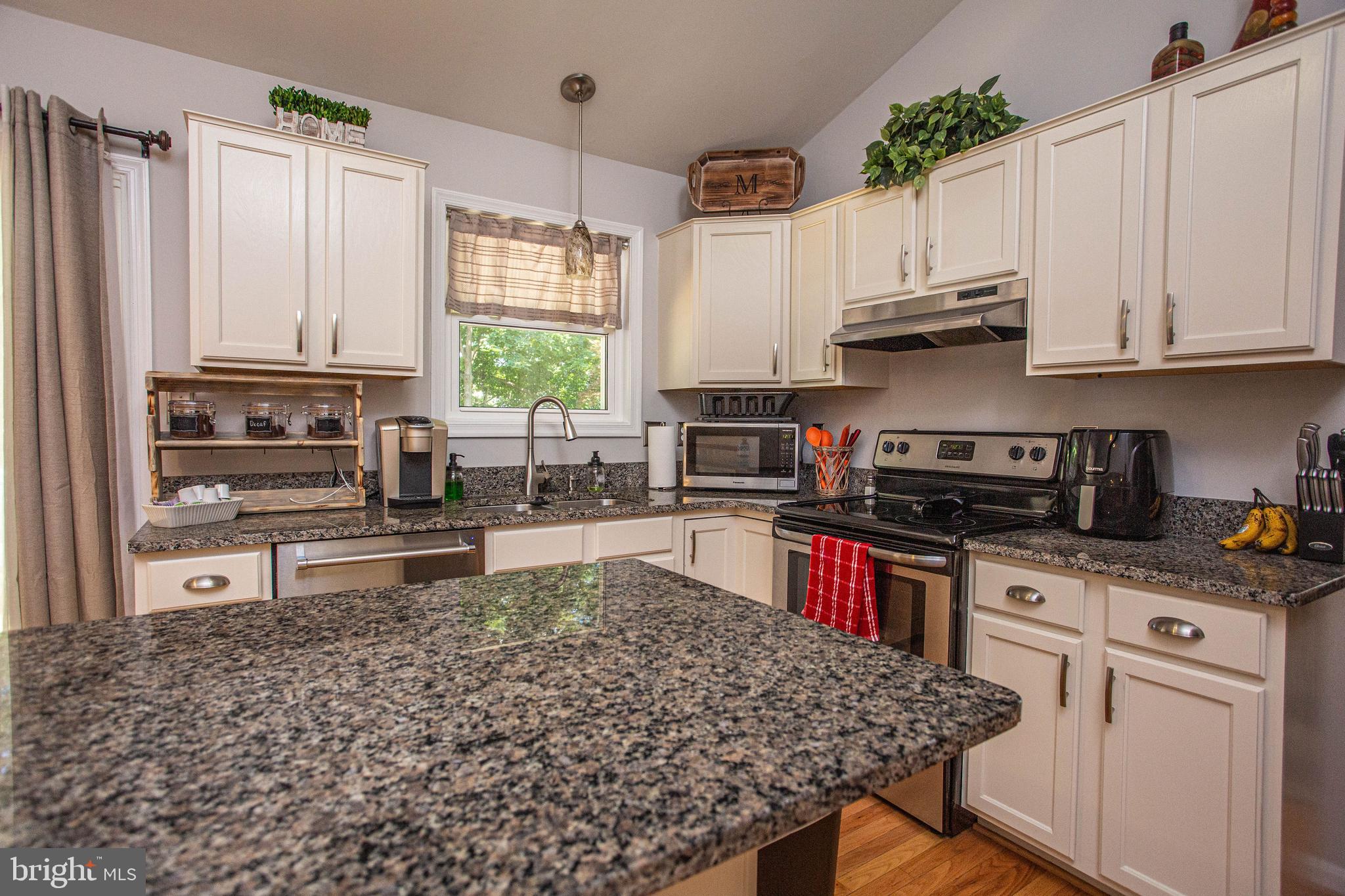 STONE HILL ESTATES - Residential