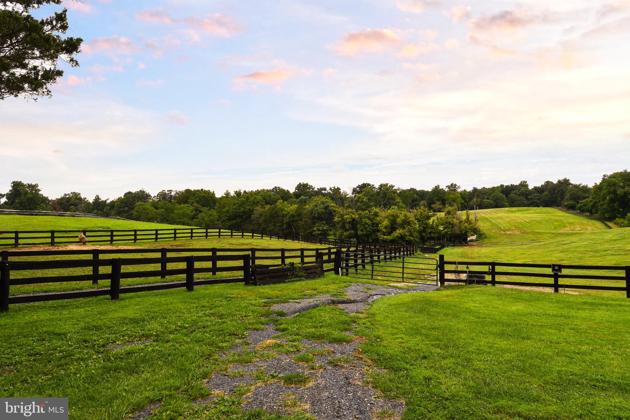 MERRY GO ROUND FARM - Residential