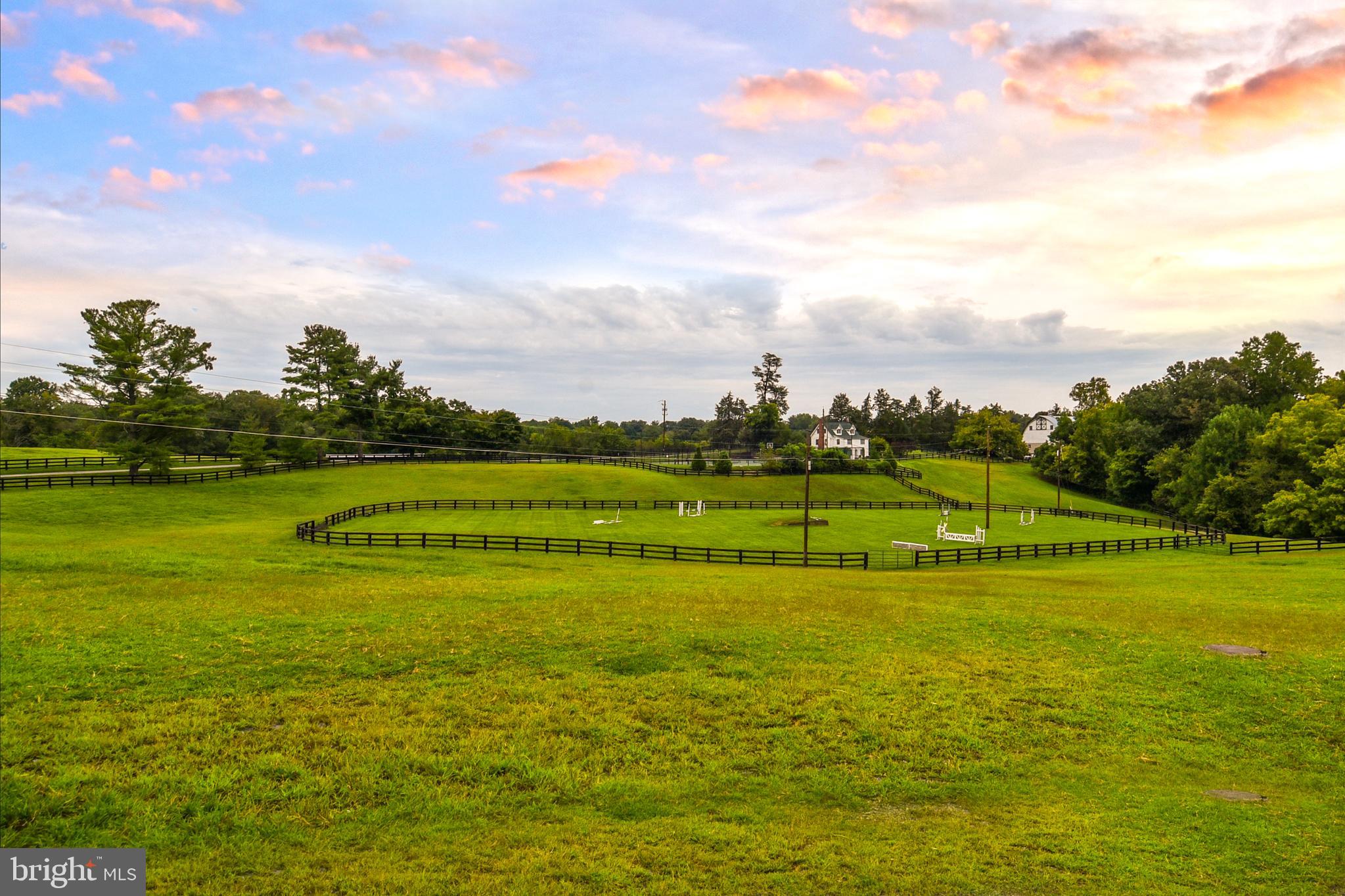 MERRY GO ROUND FARM - Residential