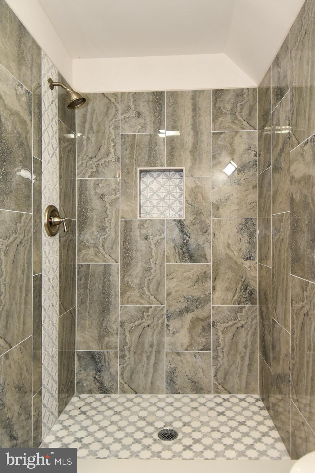 MERRY GO ROUND FARM - Residential