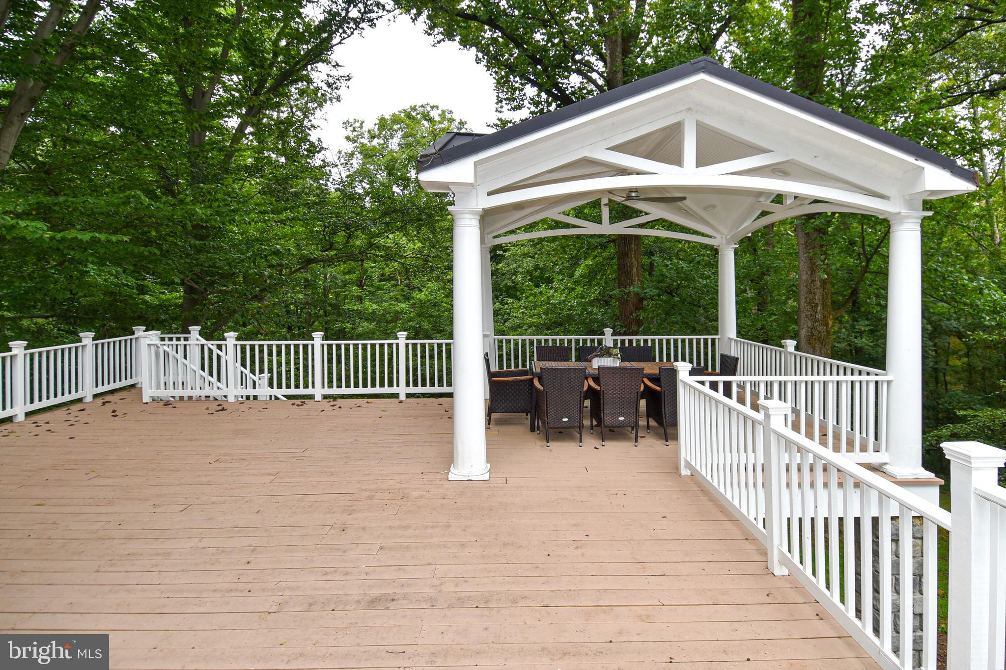 MERRY GO ROUND FARM - Residential