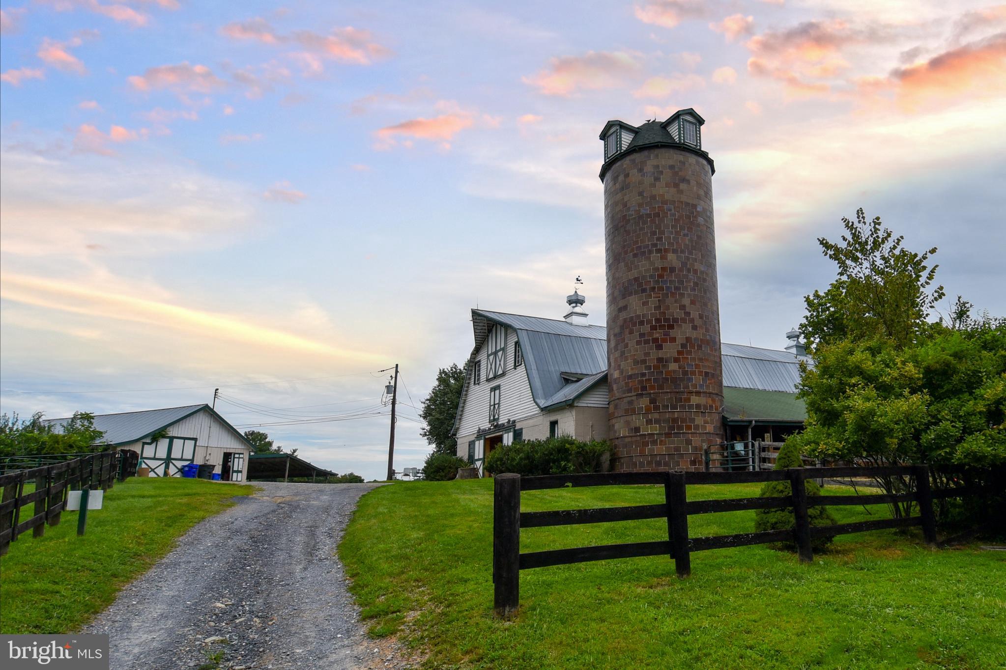 MERRY GO ROUND FARM - Residential