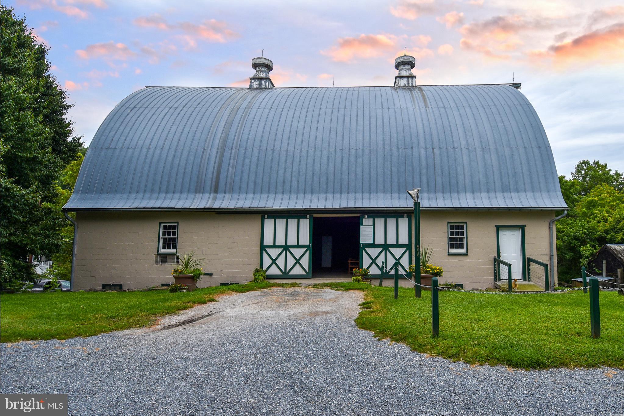 MERRY GO ROUND FARM - Residential