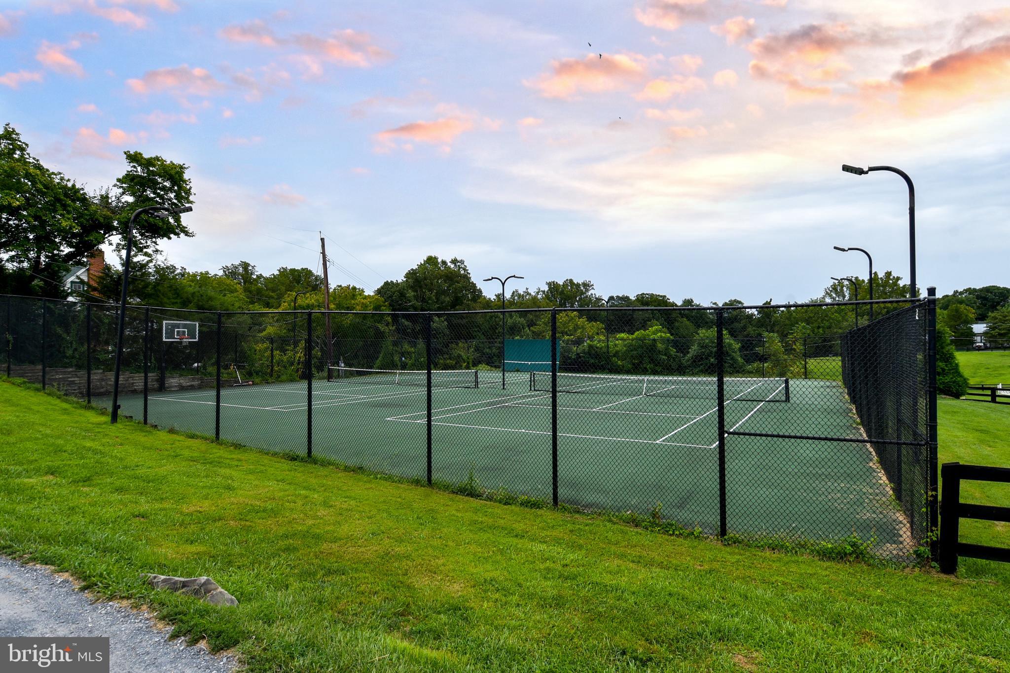 MERRY GO ROUND FARM - Residential
