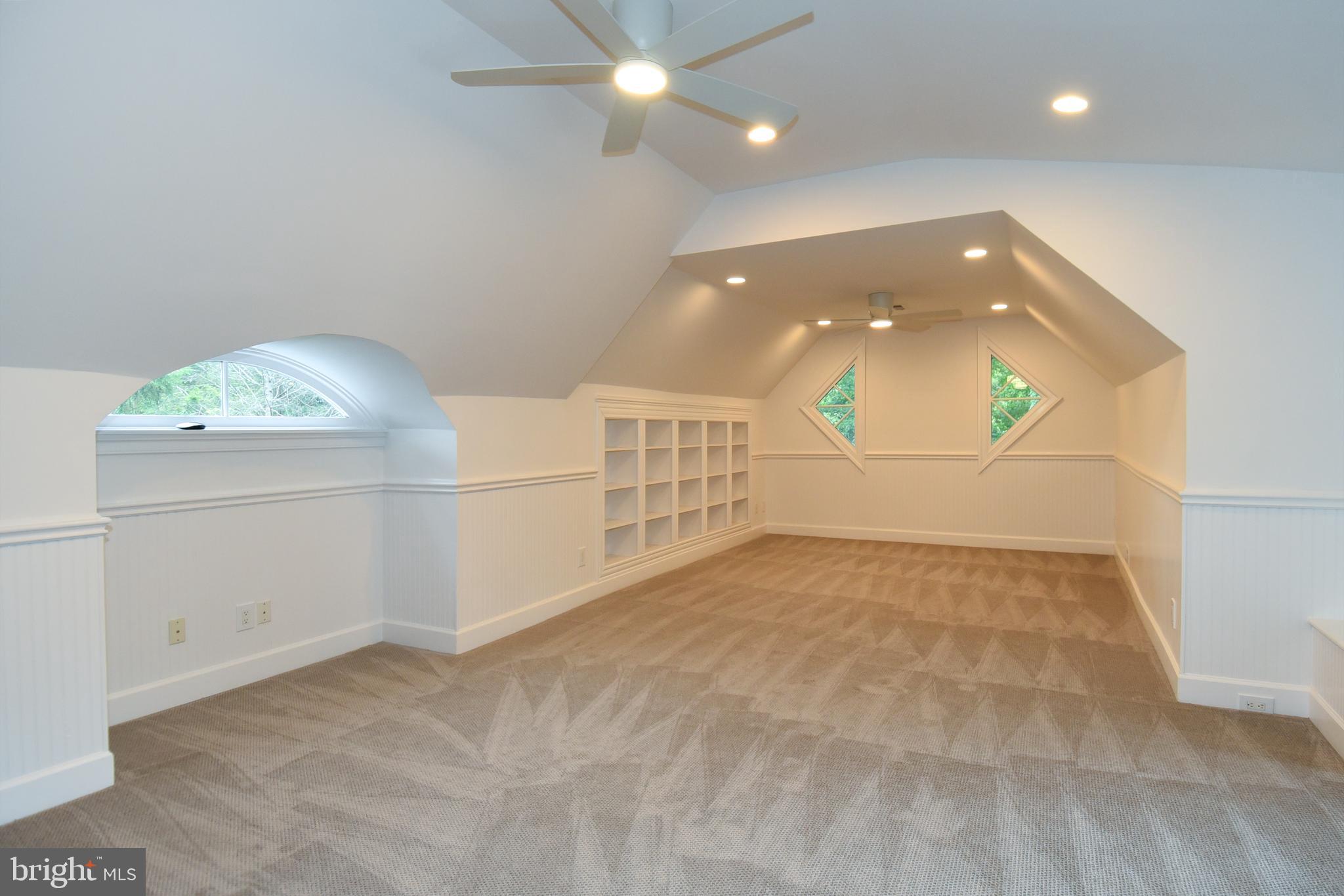 MERRY GO ROUND FARM - Residential