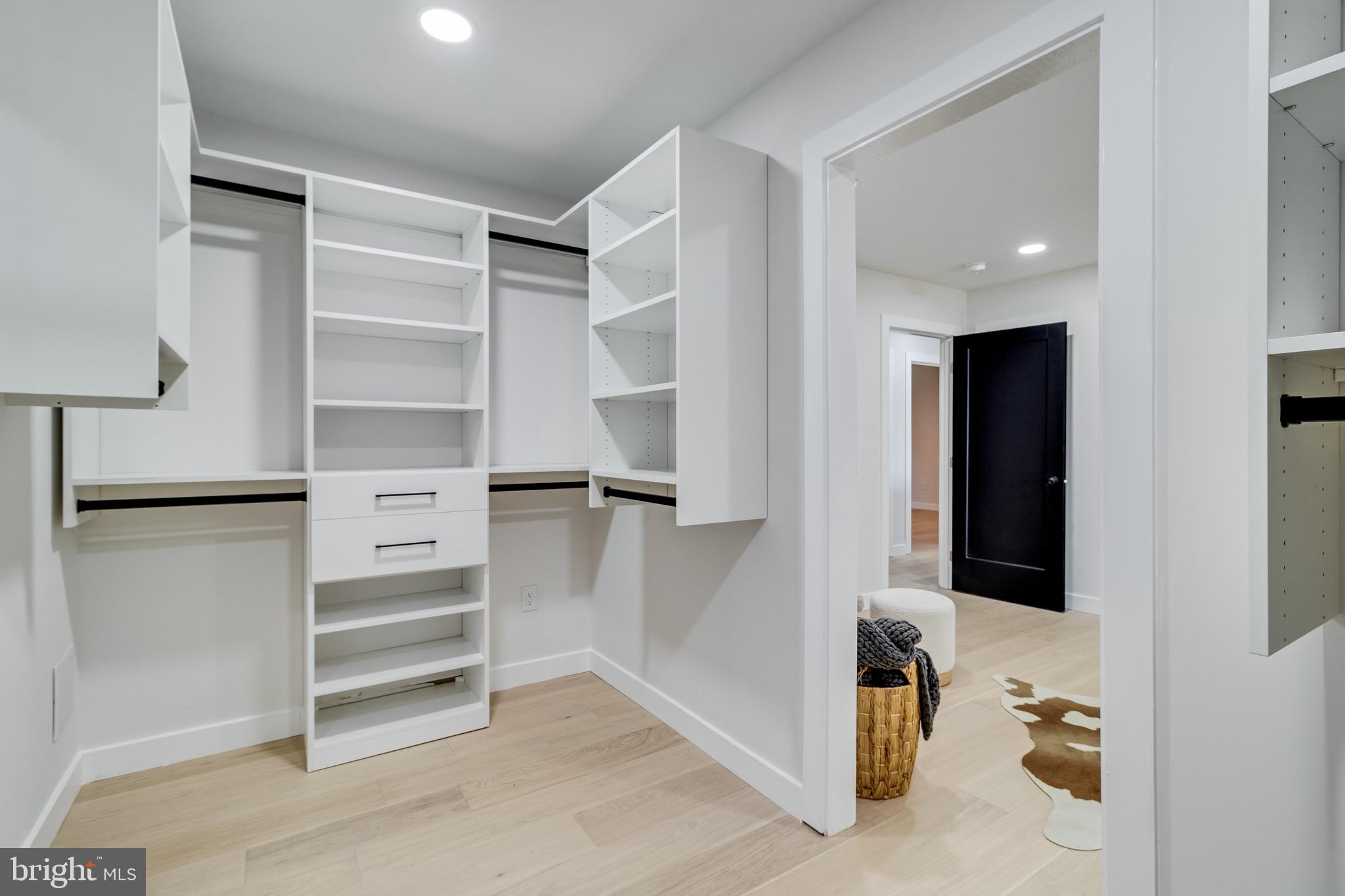 QUEEN TREE LANDING - Residential