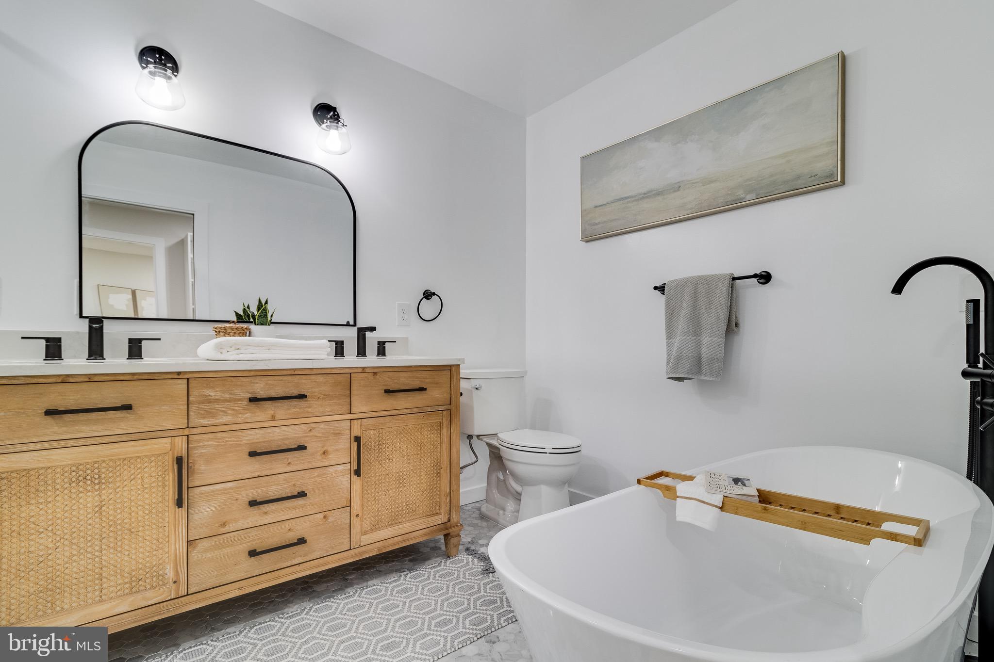 QUEEN TREE LANDING - Residential