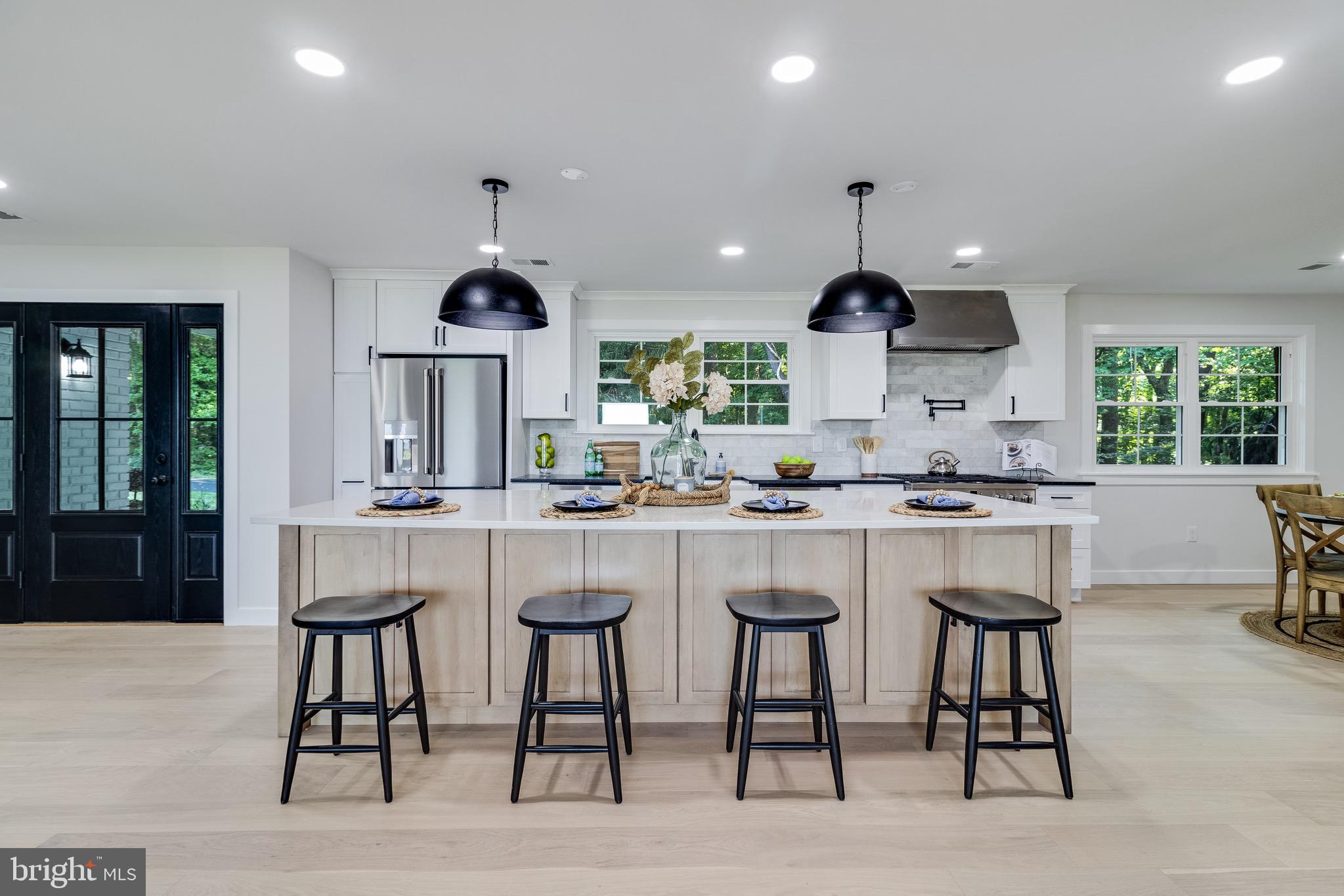 QUEEN TREE LANDING - Residential