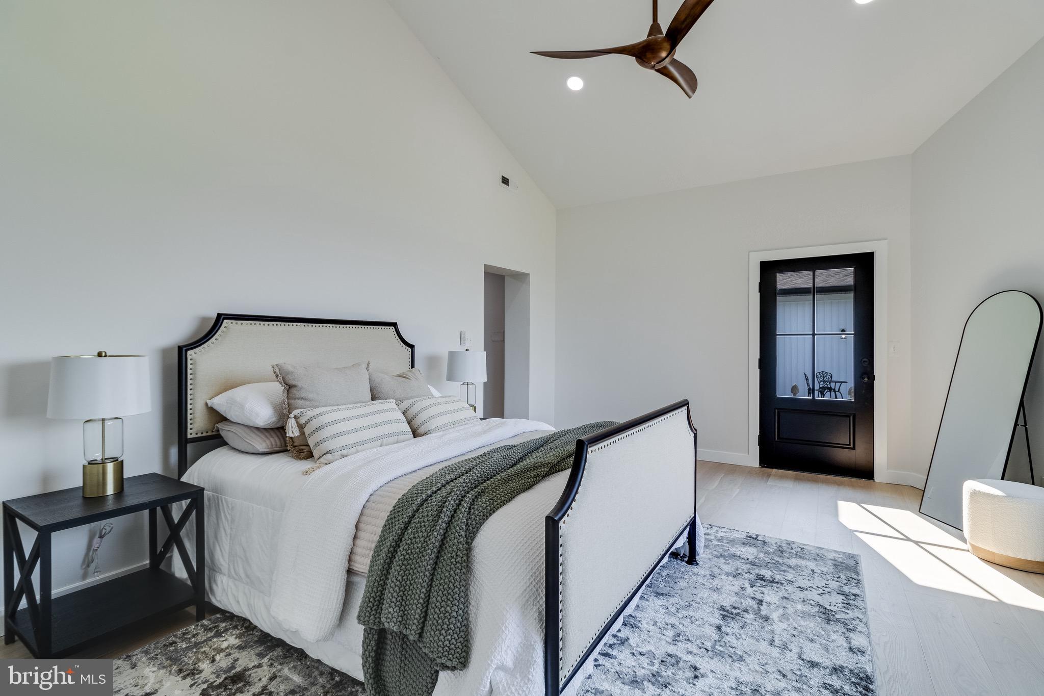 QUEEN TREE LANDING - Residential