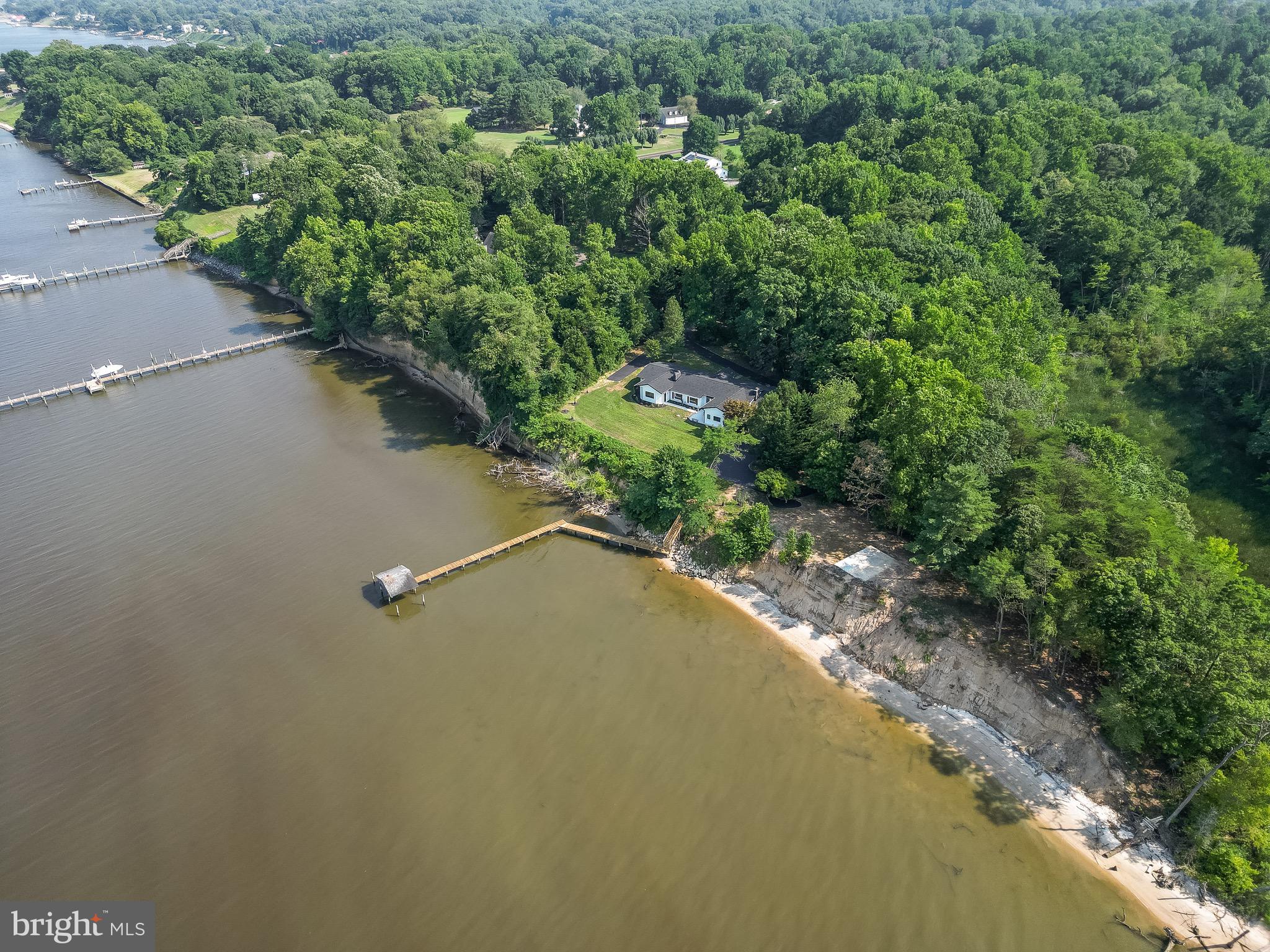QUEEN TREE LANDING - Residential